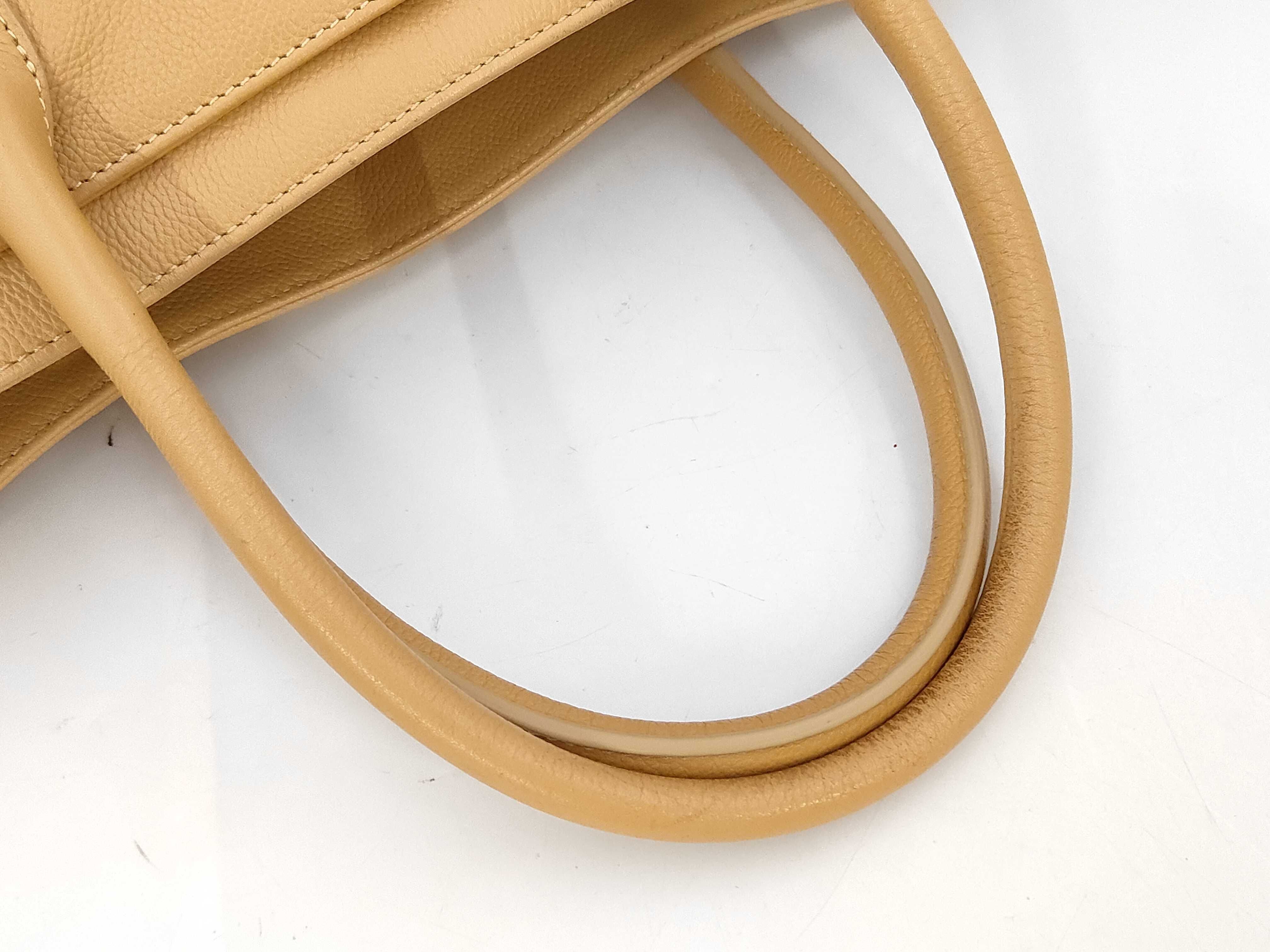 Executive Tote, Calfskin, Beige, Gold Hardware, A15206 Tote Bag — view 5