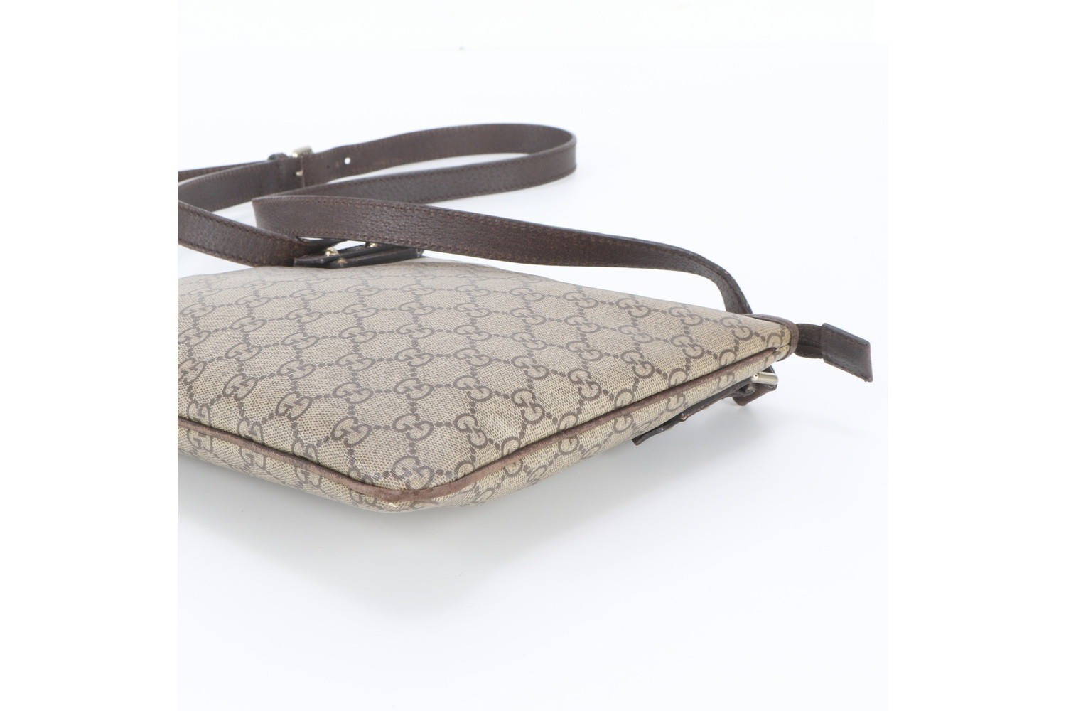 GG Supreme 257246 Leather Shoulder Bag (Crossbody) — view 4