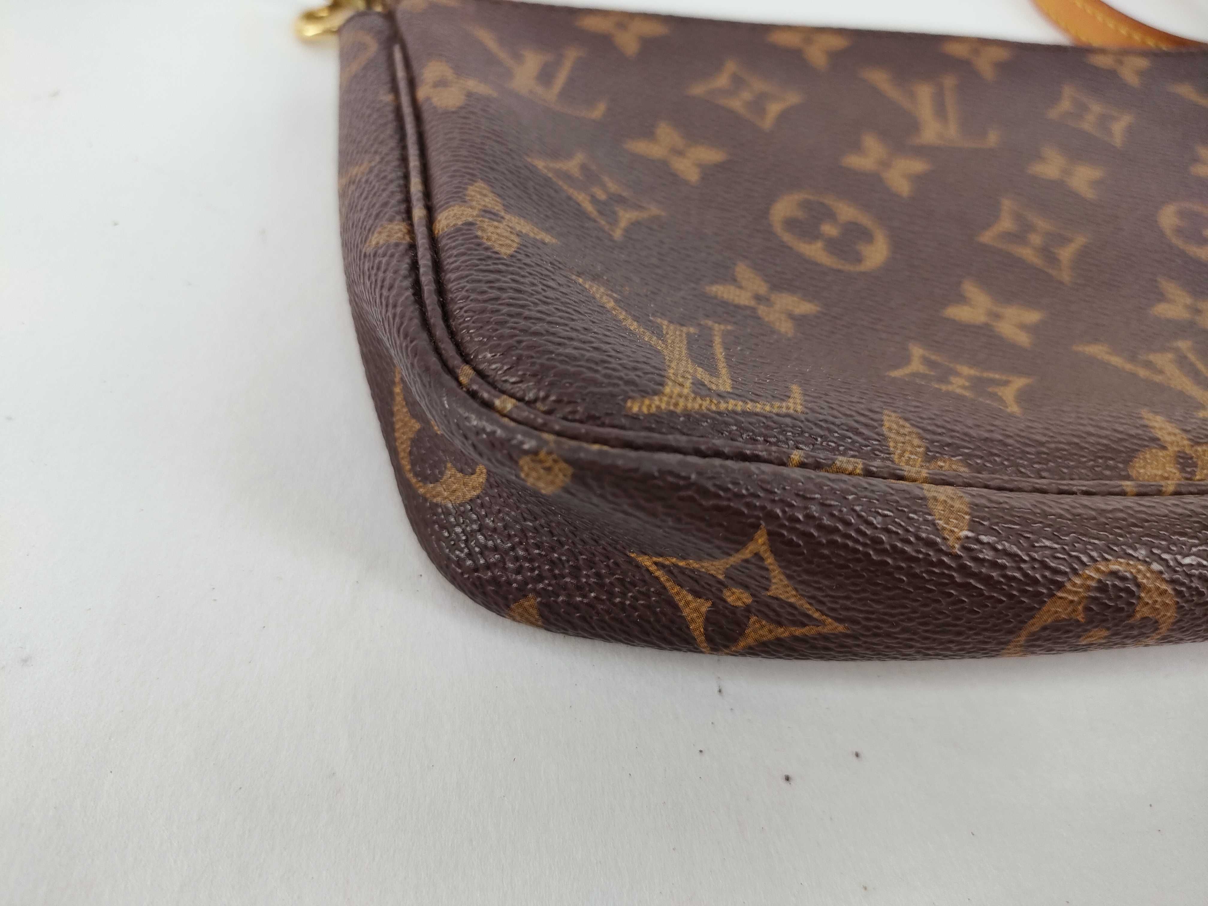Monogram / Monogram / Pochette Accessoires (Old Model) — view 6