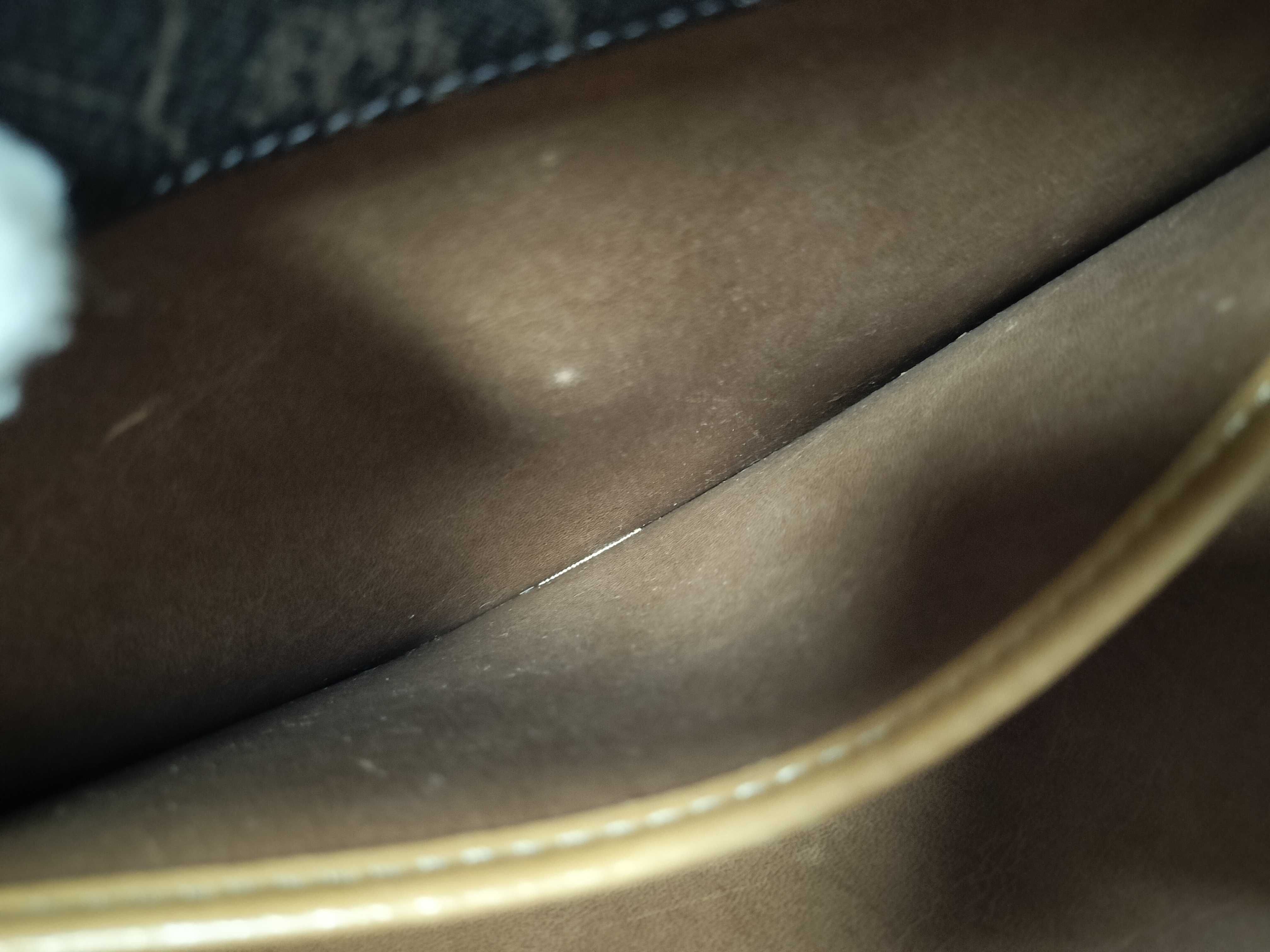 Honeycomb Chain Shoulder Bag — view 11