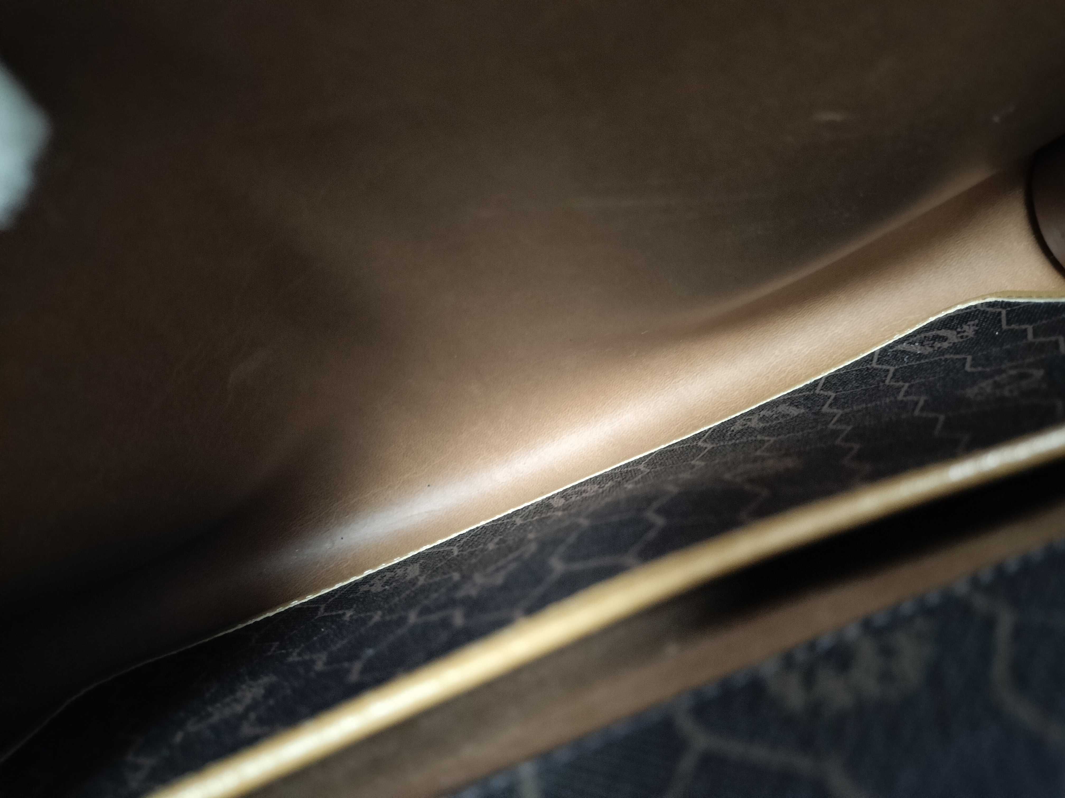 Honeycomb Chain Shoulder Bag — view 10