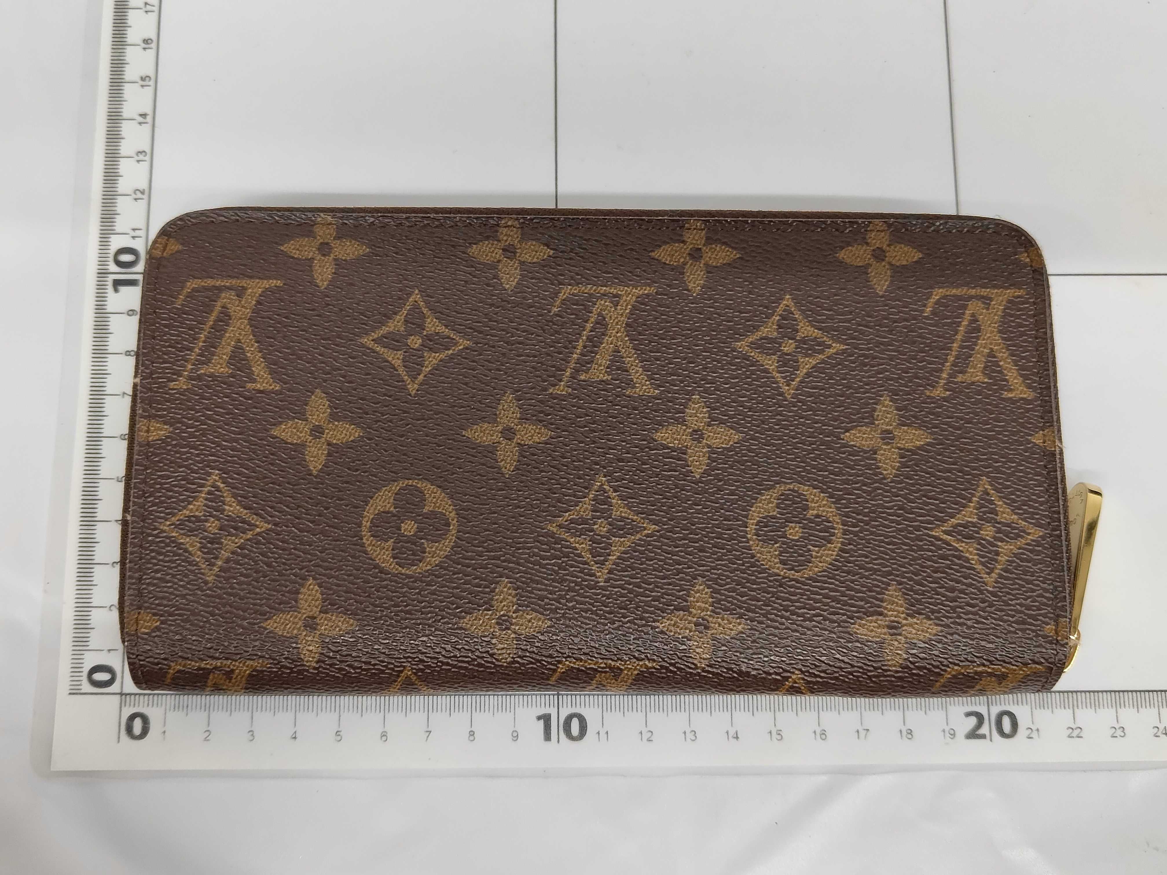 Monogram M61727 Round Zip Wallet — view 2