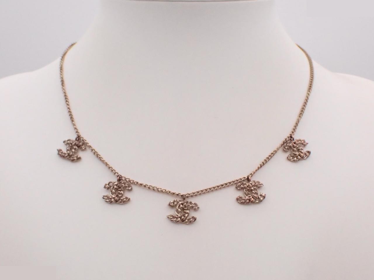 Five-strand Coco Mark necklace, chain approximately 45cm long. — view 3