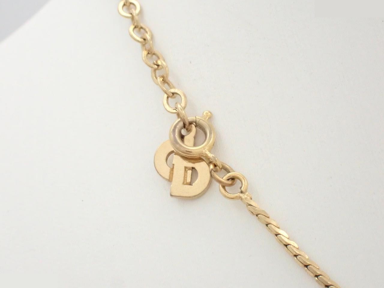 Other lines: Precious metal necklaces and pendants with stones, chain approximately 45cm long. — view 2