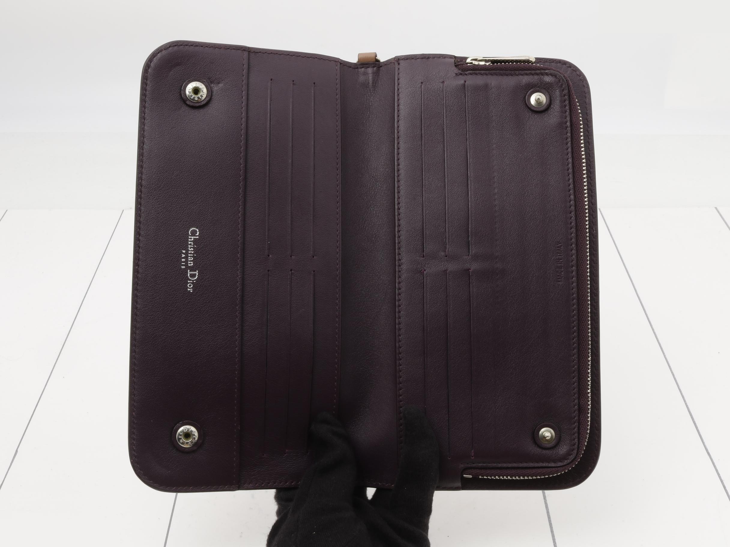 Other lines: Bags and Wallets — view 4