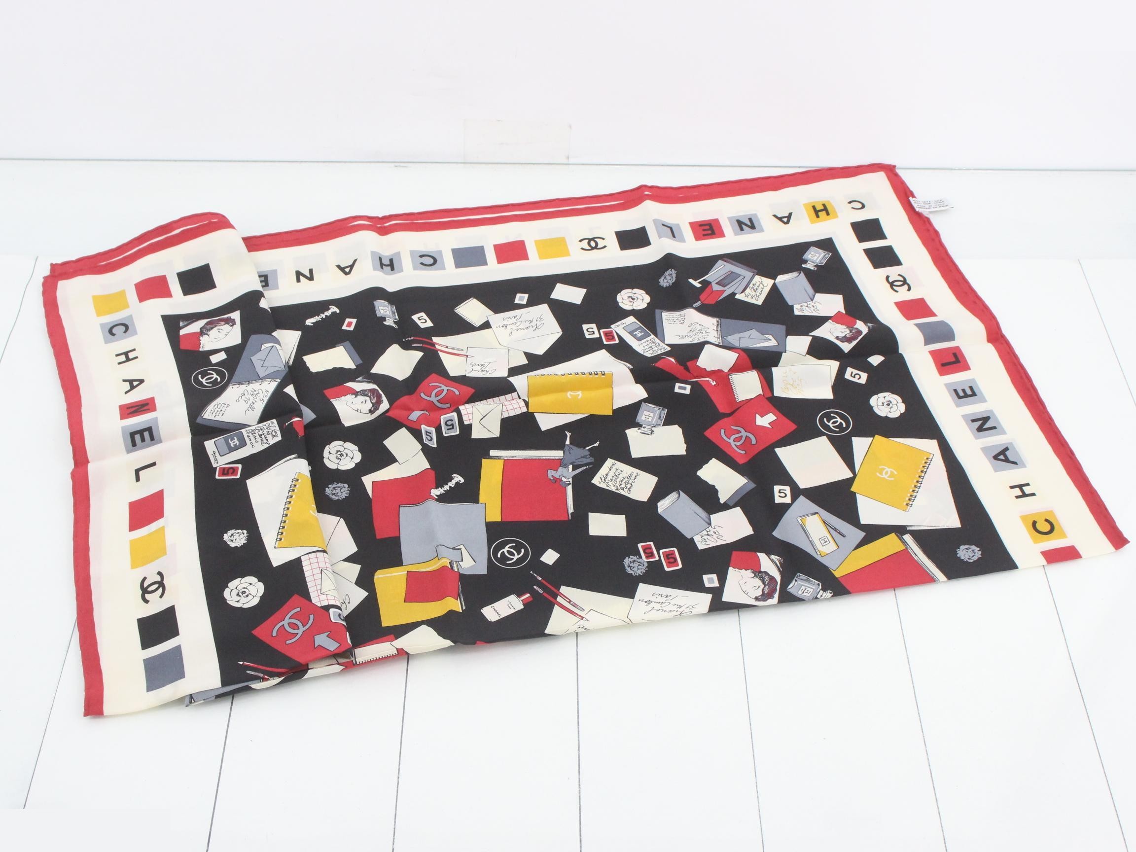 Scarf with tag — view 3