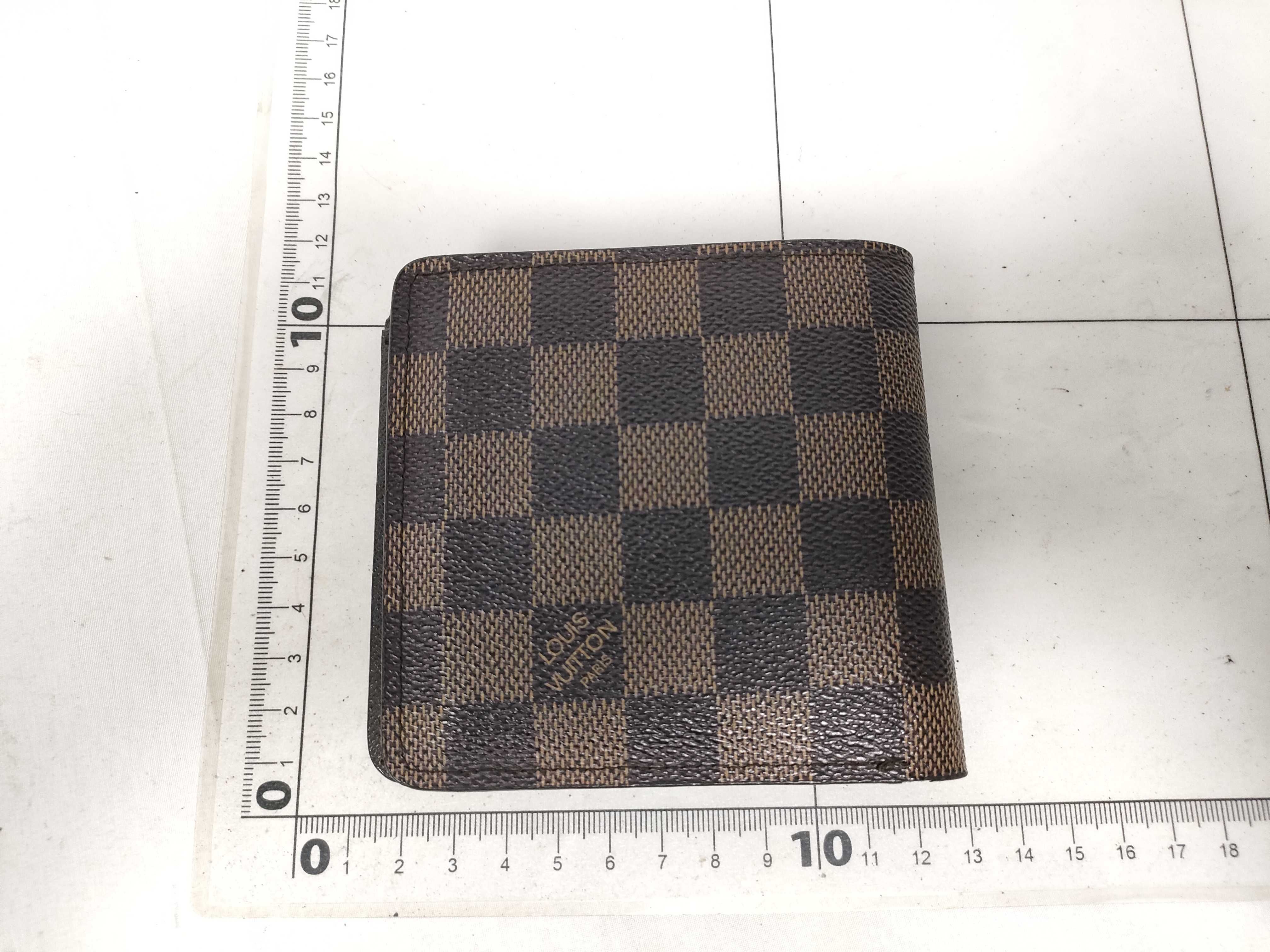 Damier Louis Vuitton Damier Wallet — view 2