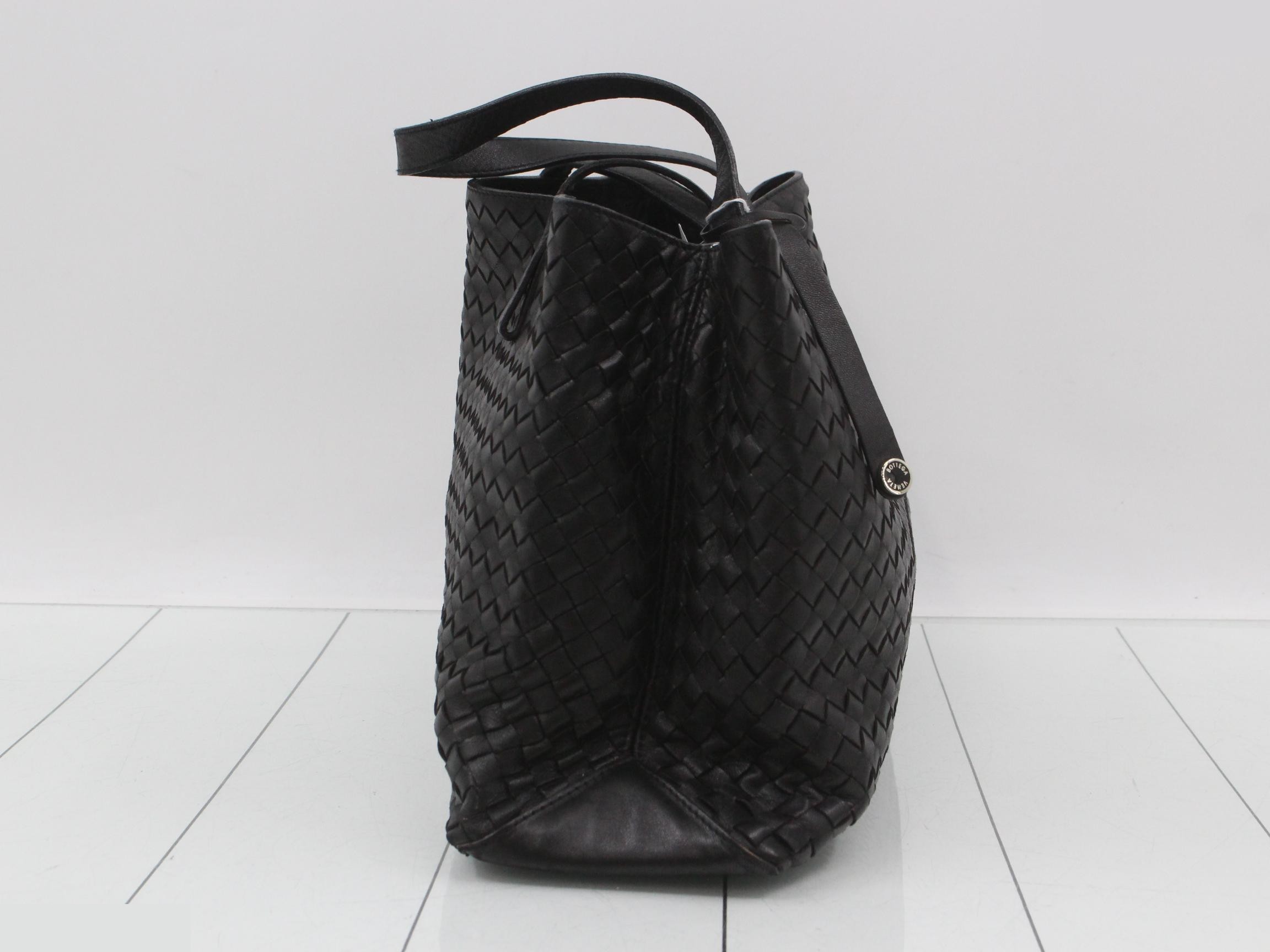 handbag — view 3