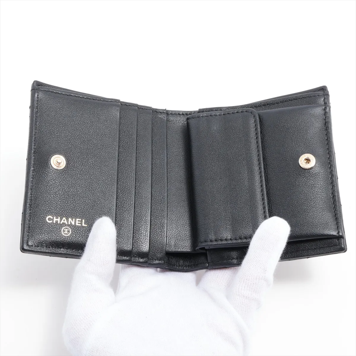 Matelasse Lambskin Compact Wallet Black Gold Hardware PH3UP766 — view 3
