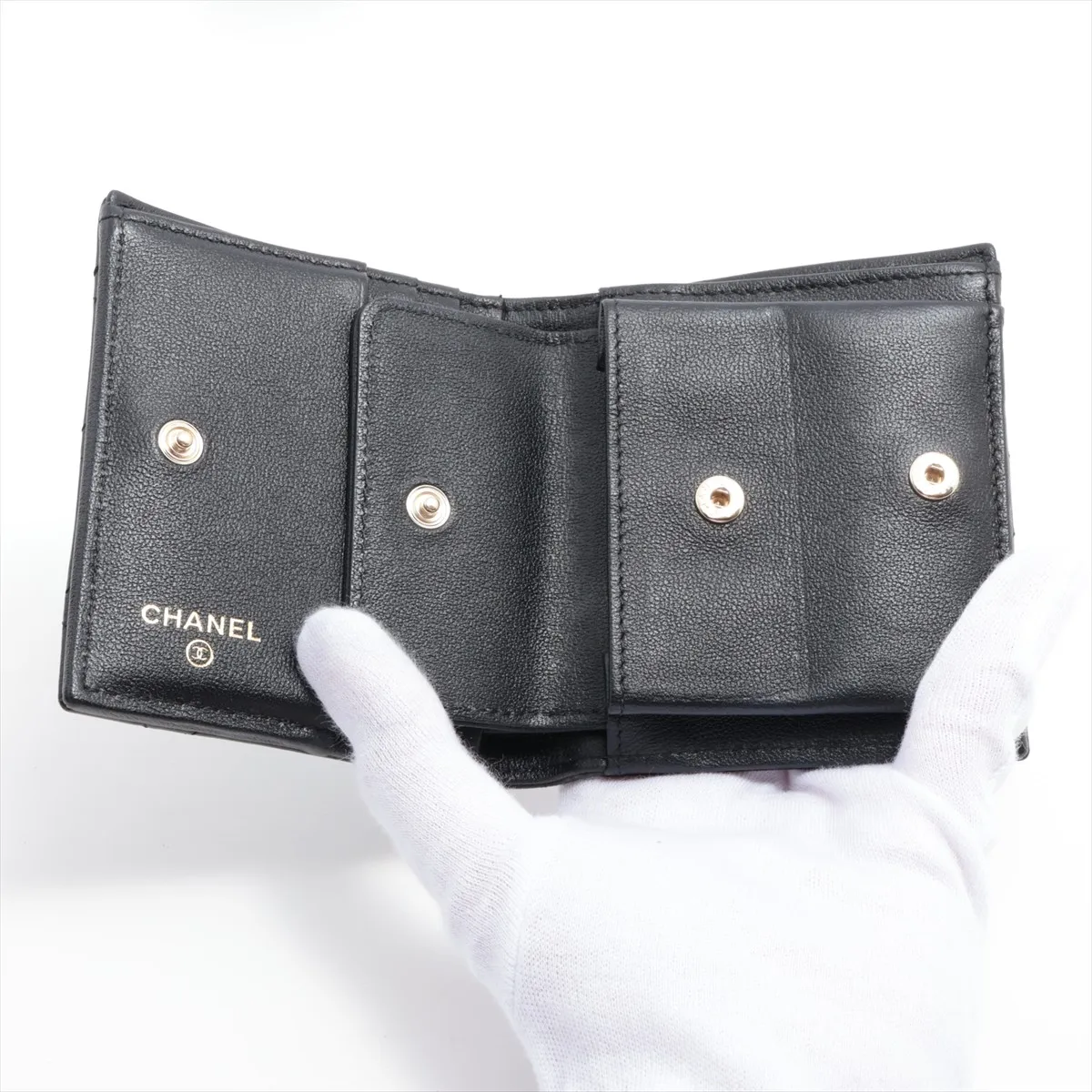 Matelasse Lambskin Compact Wallet Black Gold Hardware PH3UP766 — view 4