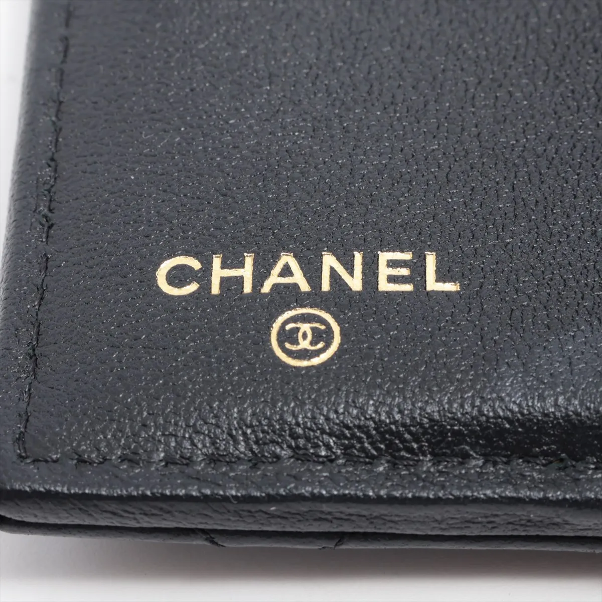 Matelasse Lambskin Compact Wallet Black Gold Hardware PH3UP766 — view 7