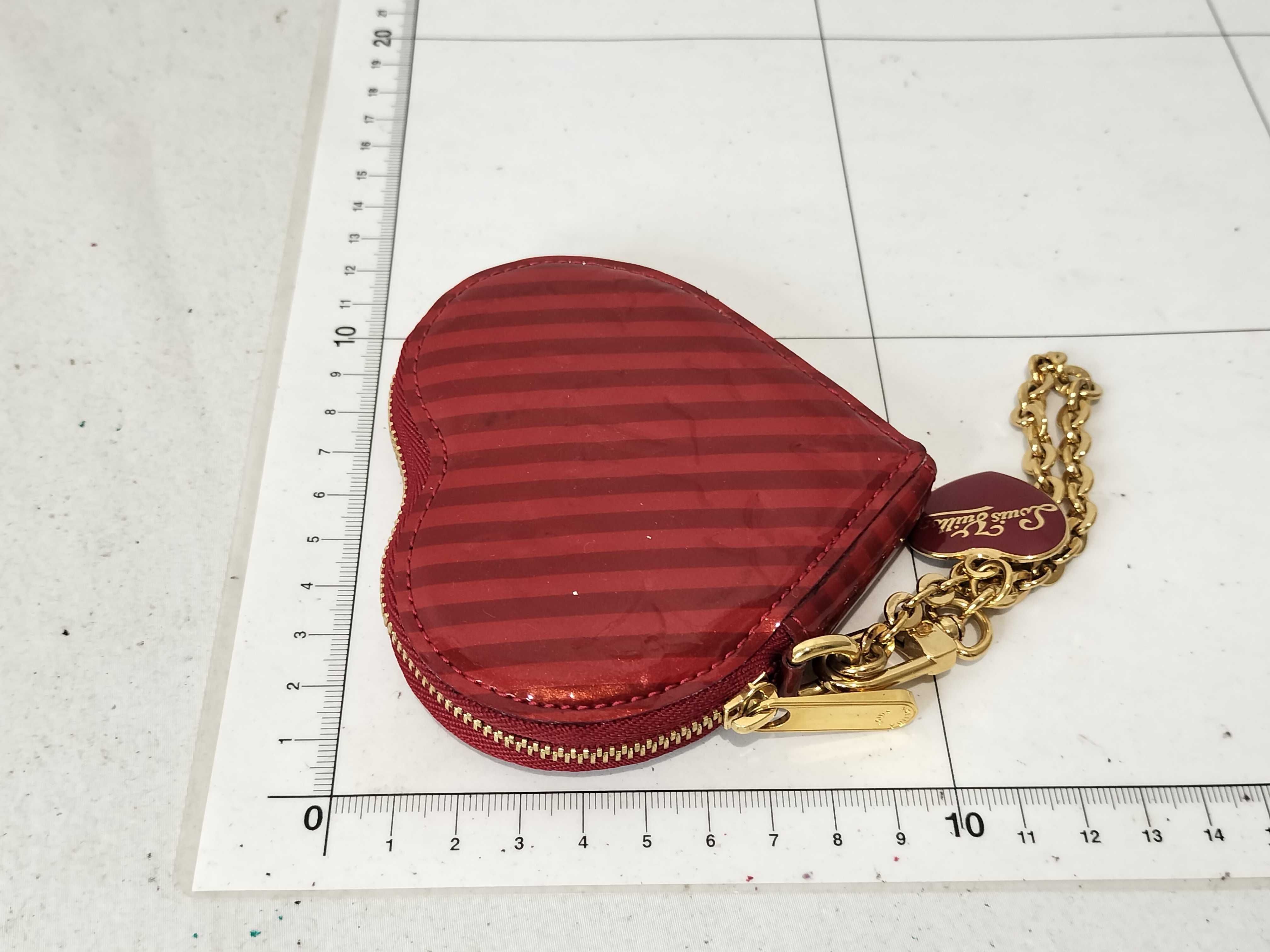 Vernis Porte Monnaie Coeur M91714 Heart-shaped Coin Case — view 3