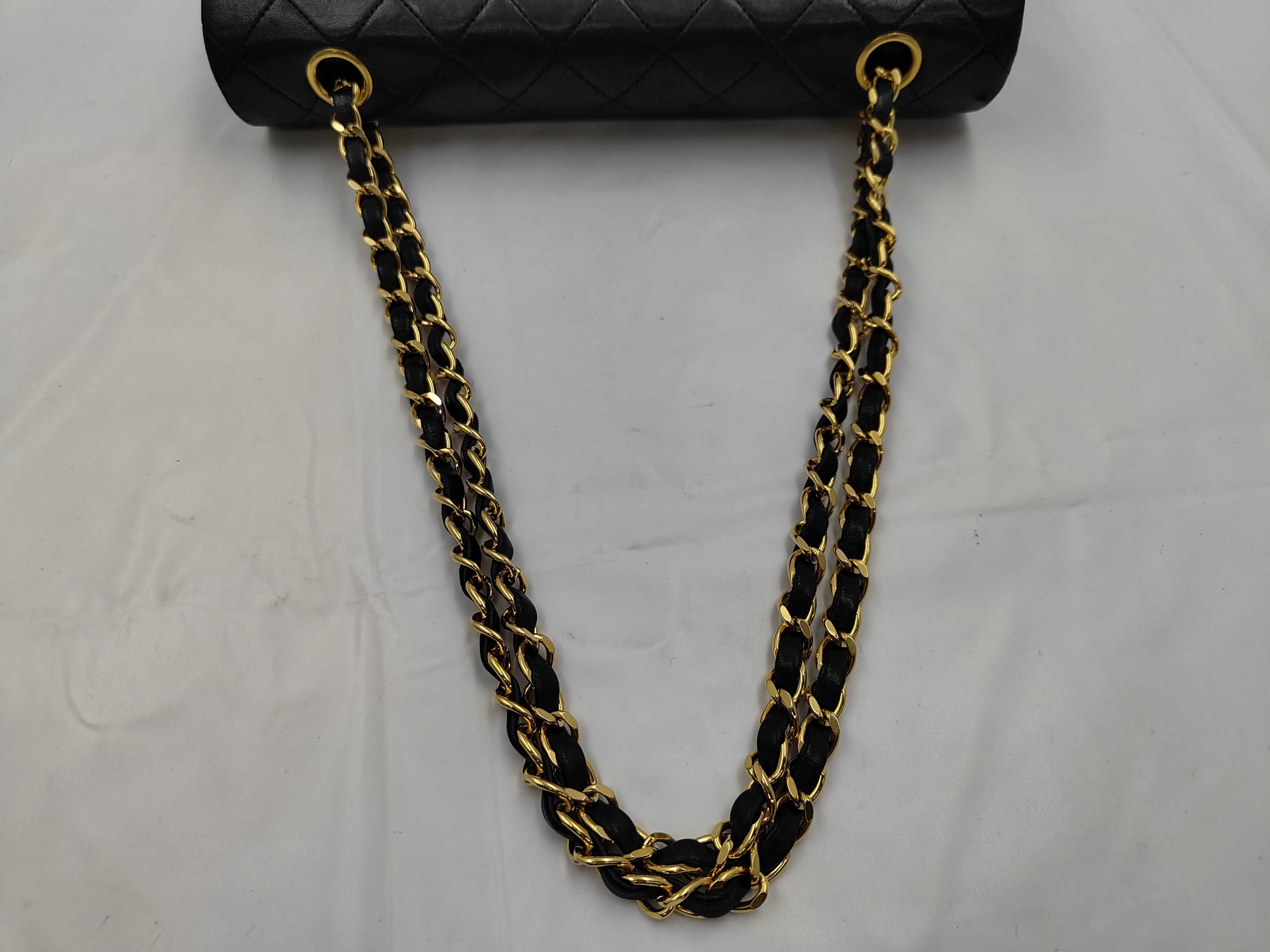 Matelassé 25 Lambskin Double Flap Double Chain Shoulder Bag — view 3