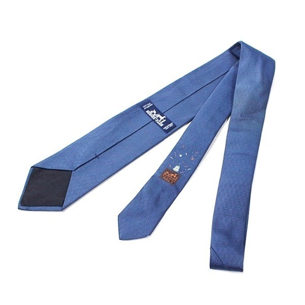 silk tie, H pattern, with box. — view 2