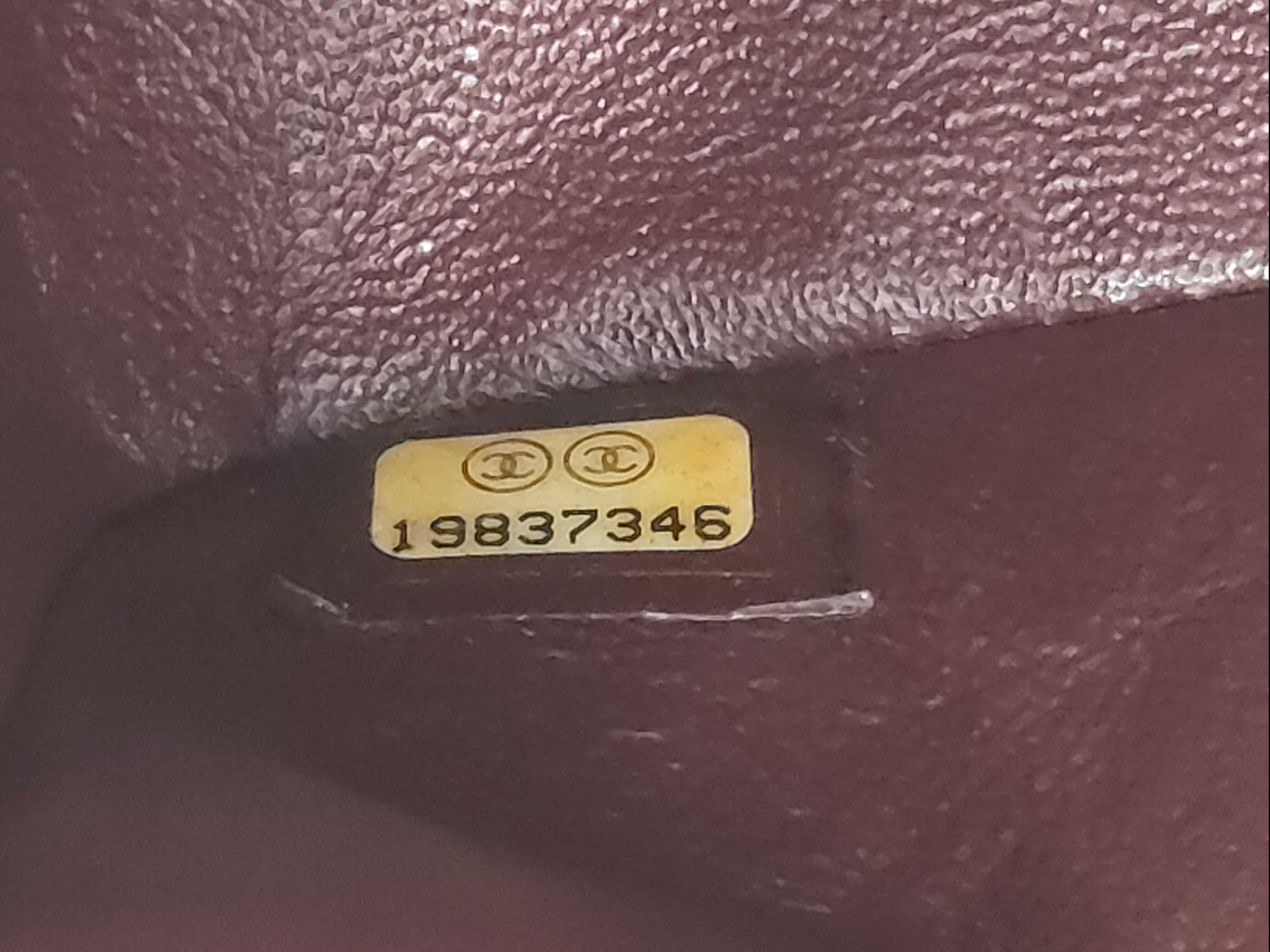 Matelassé 25 Caviar Skin Double Flap Black Serial Number 19 Gold Hardware Shoulder Bag — view 9