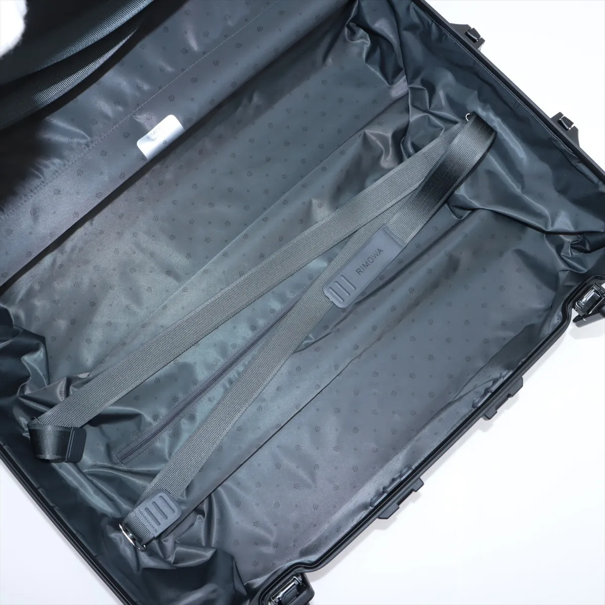 [Individually packaged] Rimowa Check-in M Aluminum Carry-on Suitcase, Black, PIN code 0000000 — view 6