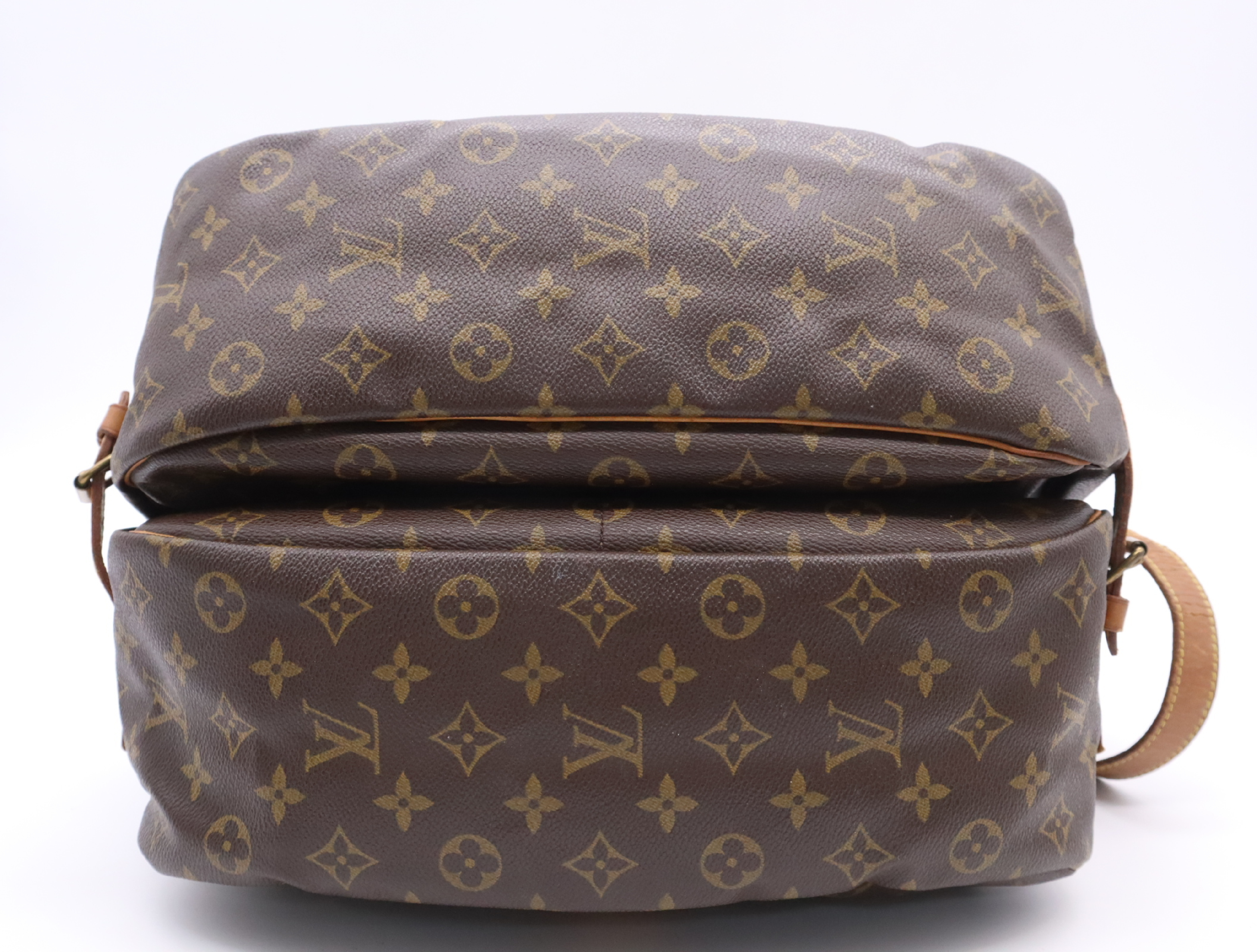 M42254 Monogram Saumur 35 Shoulder Bag — view 4