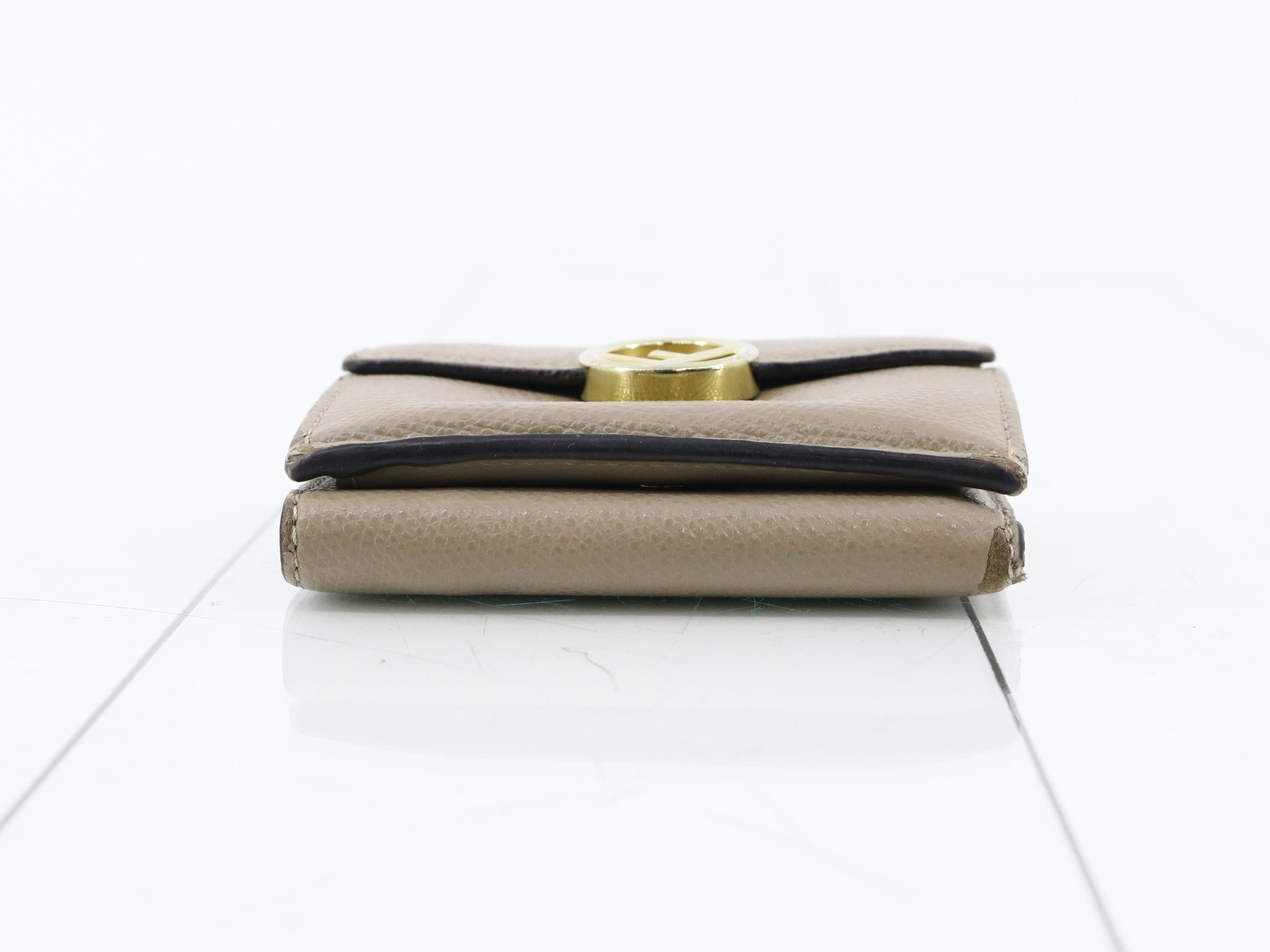 Beige wallet — view 3
