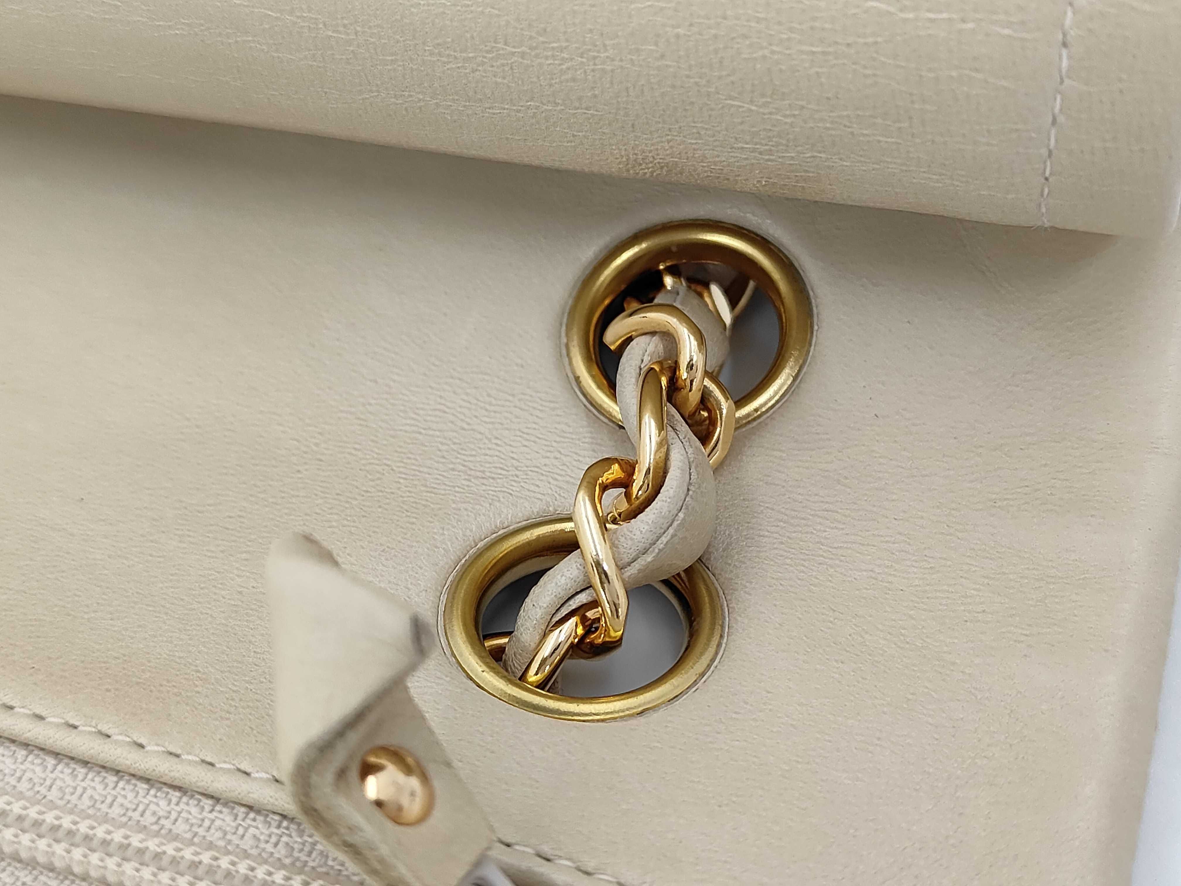 Lambskin Matelassé 25 Double Flap Shoulder Bag (Serial No. 2, Beige, Gold Hardware) — view 10
