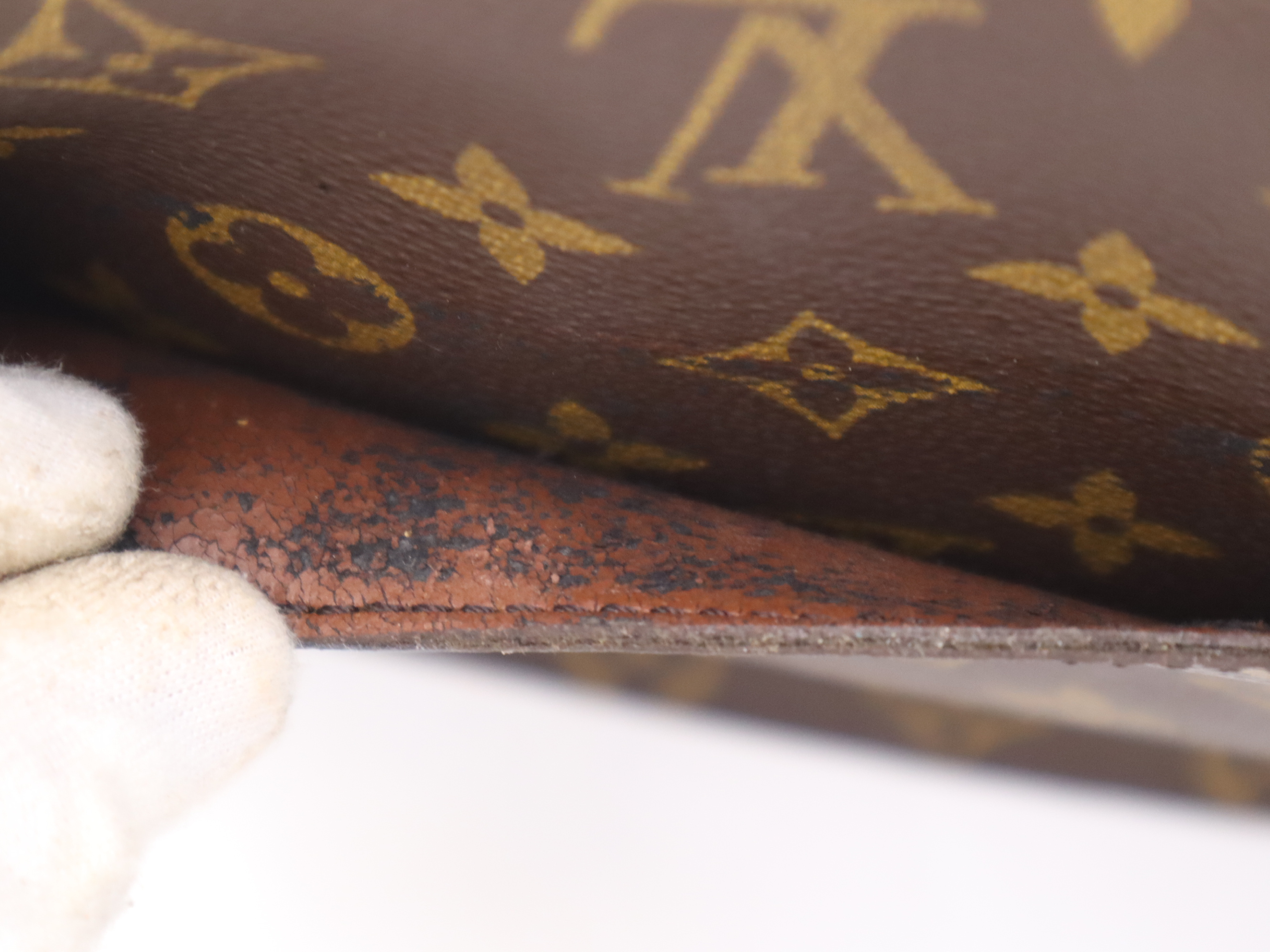 M51242 Monogram Saint Cloud GM Shoulder Bag — view 11