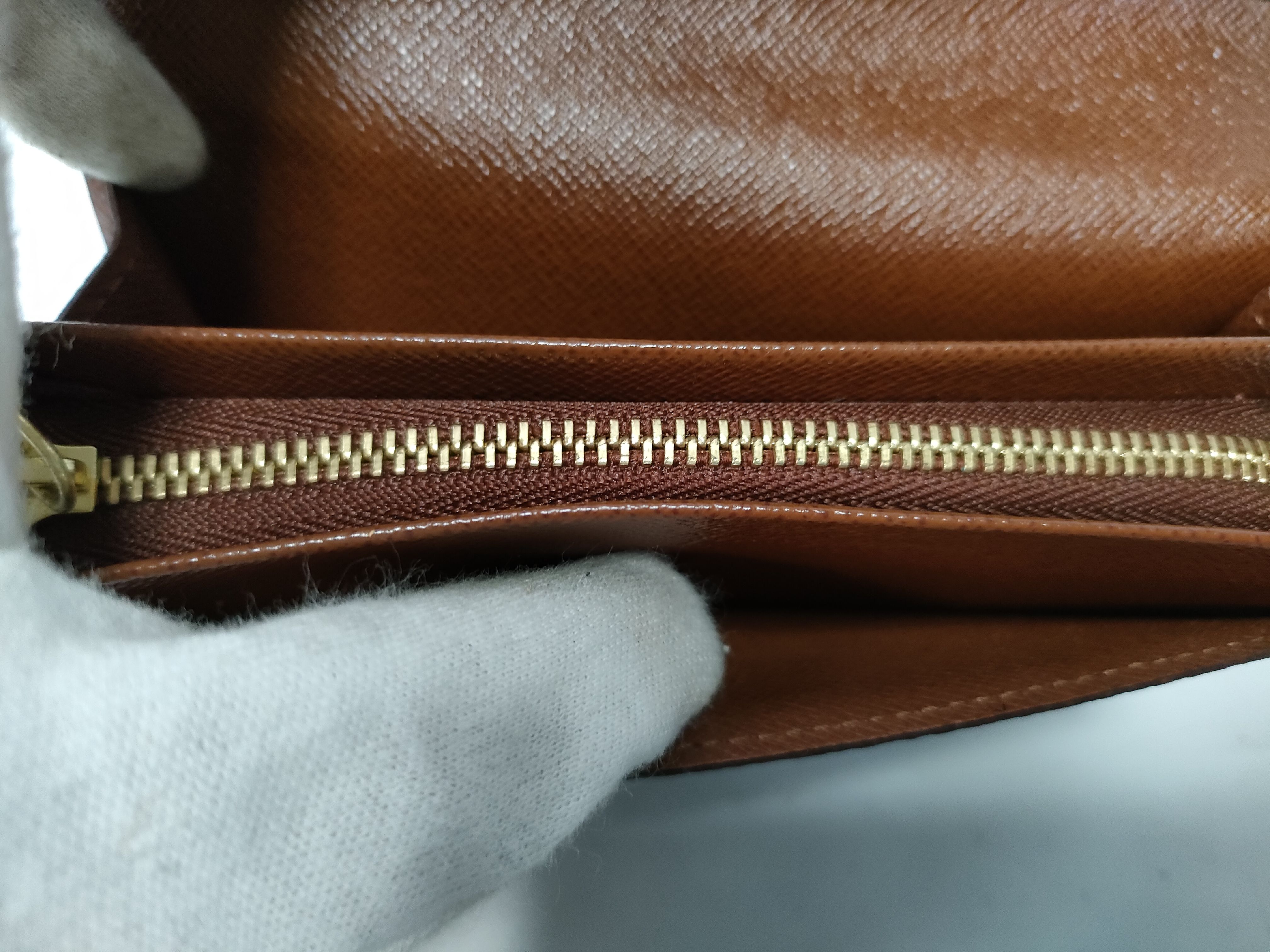 Monogram Vuitton Monnaie Bietrezor Wallet — view 11