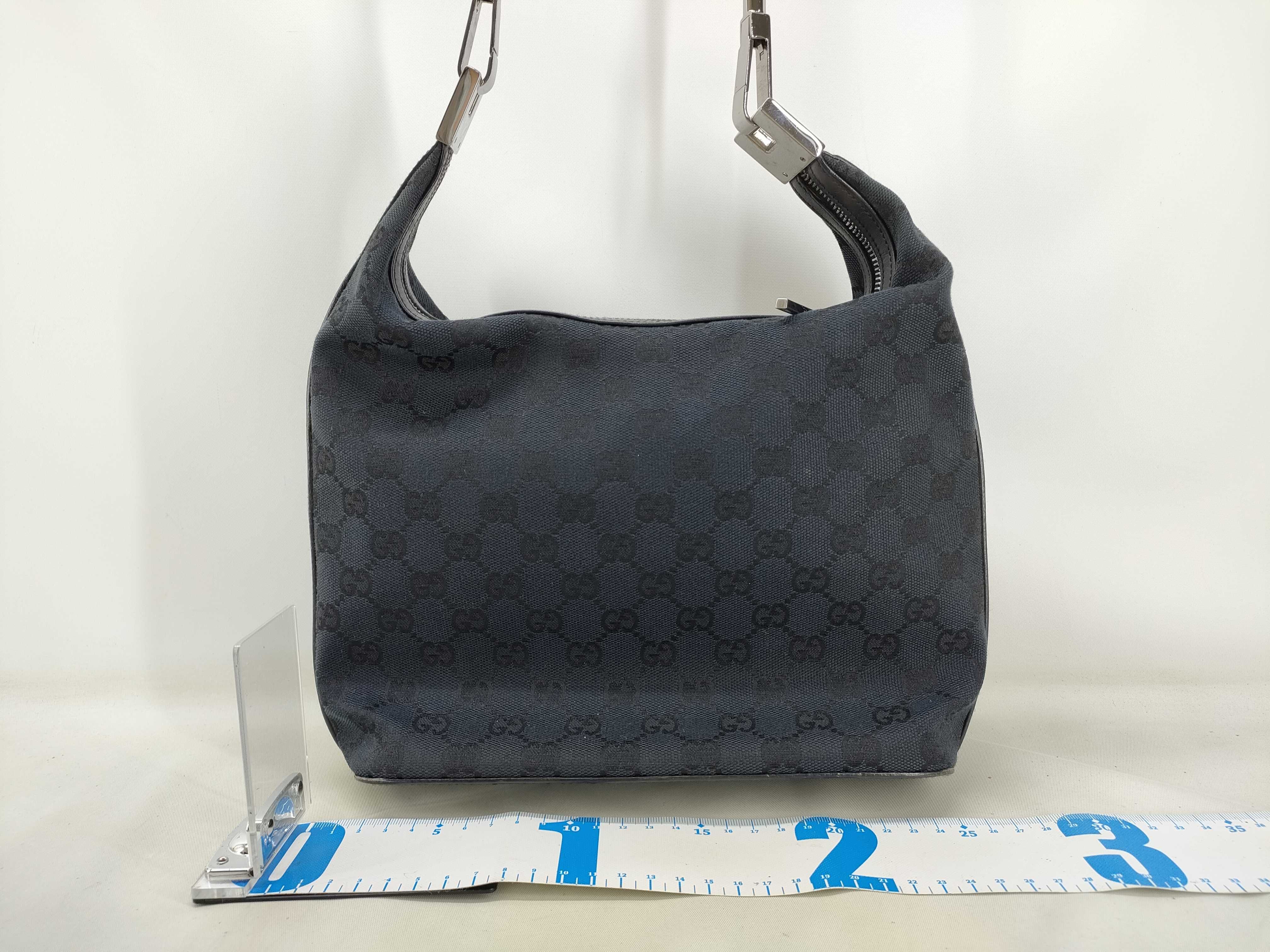 GG Canvas Shoulder Bag, Black, 001.3814 — view 2