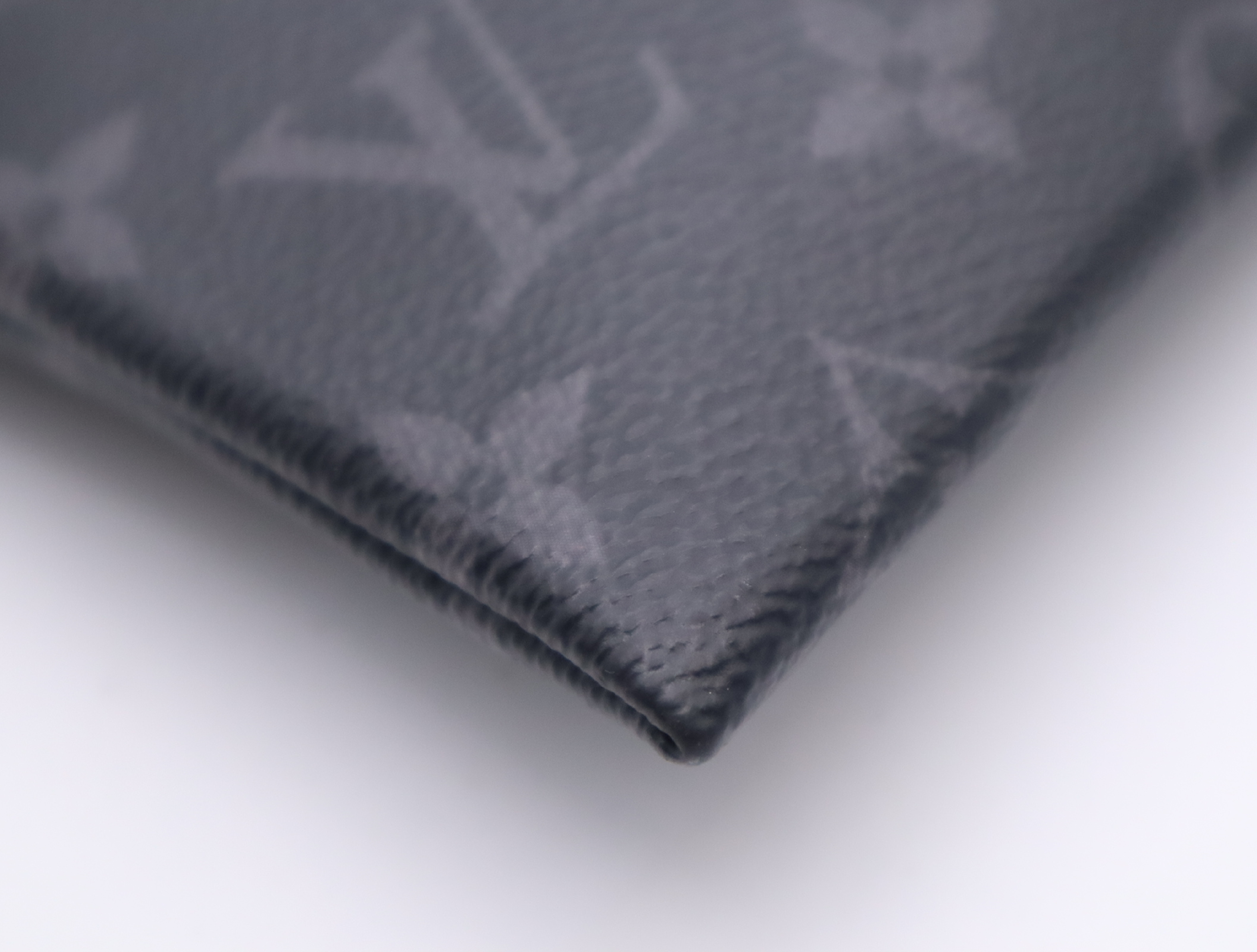 M44323 Monogram Eclipse Pochette Discovery PM Pouch — view 6