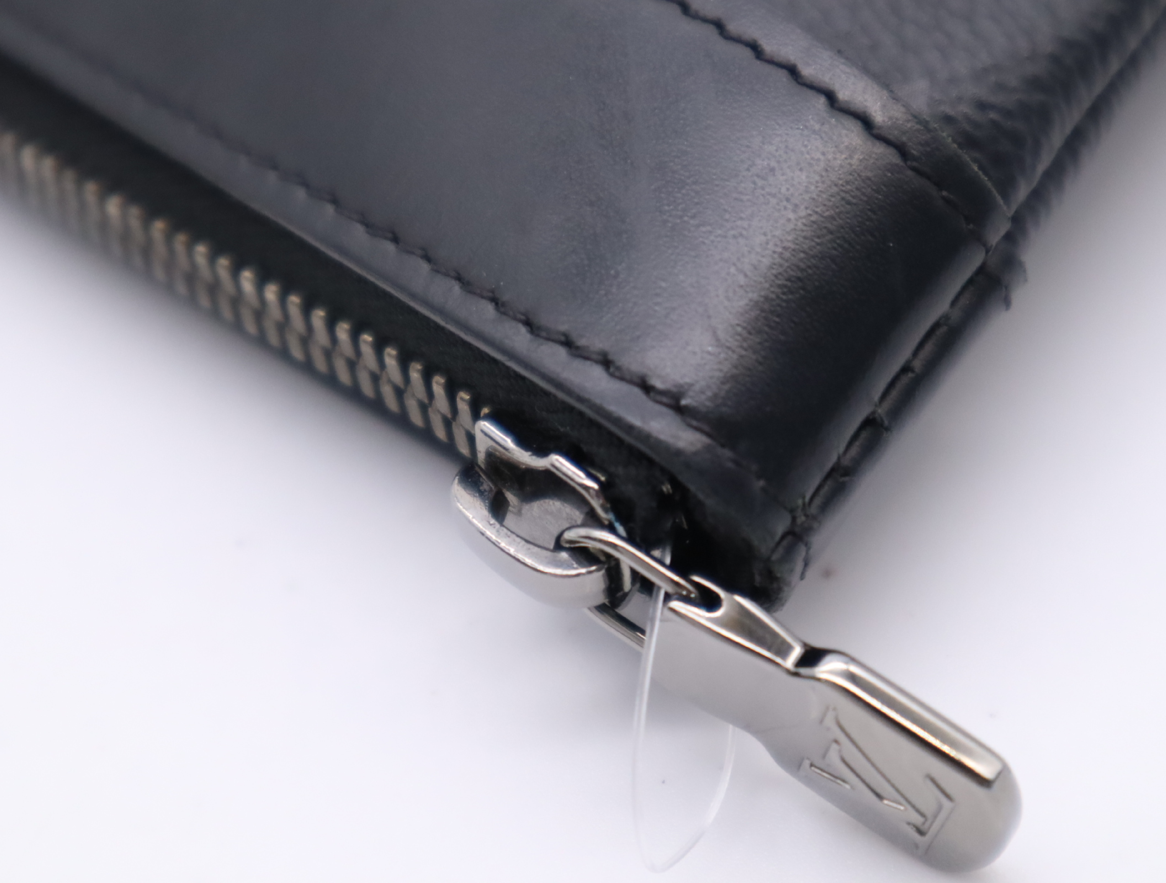 M44323 Monogram Eclipse Pochette Discovery PM Pouch — view 9