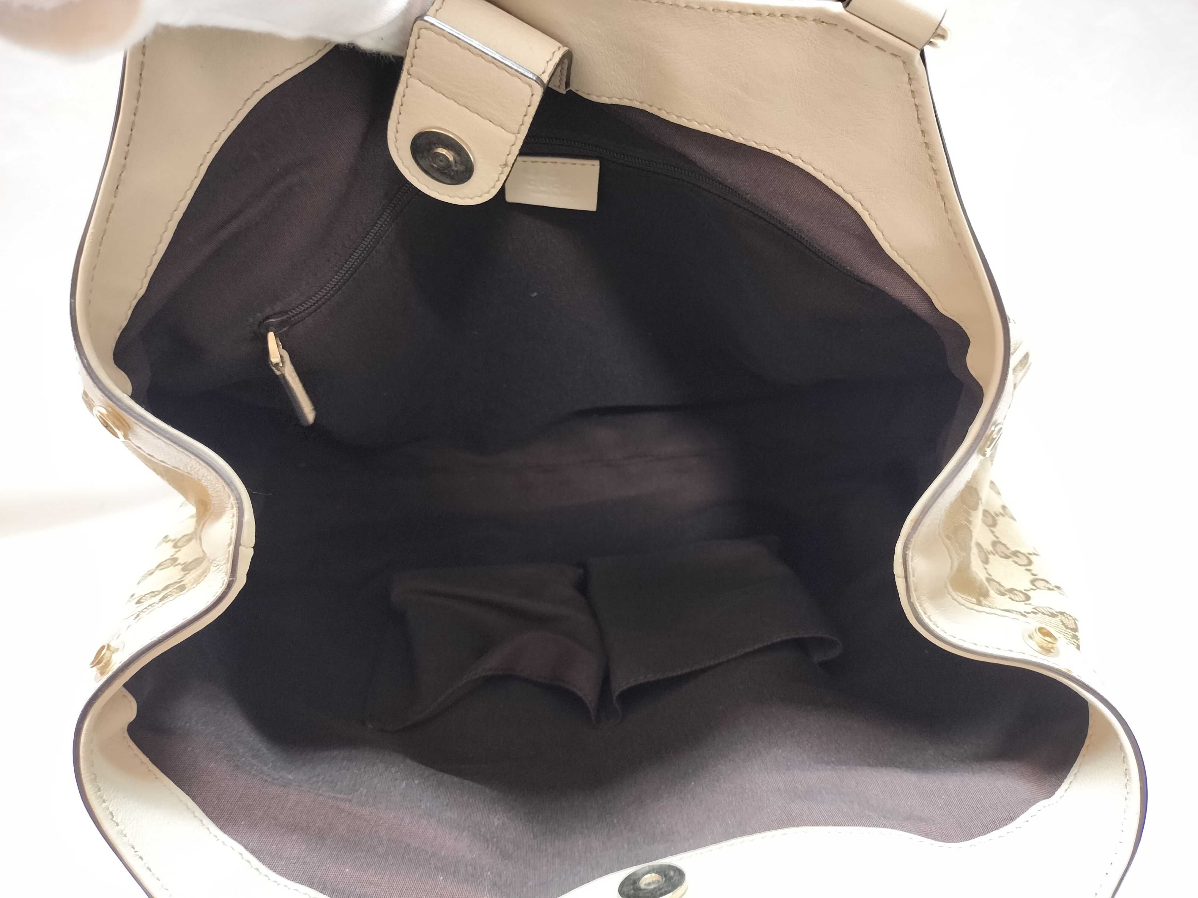 GG Canvas Shoulder Bag — view 11