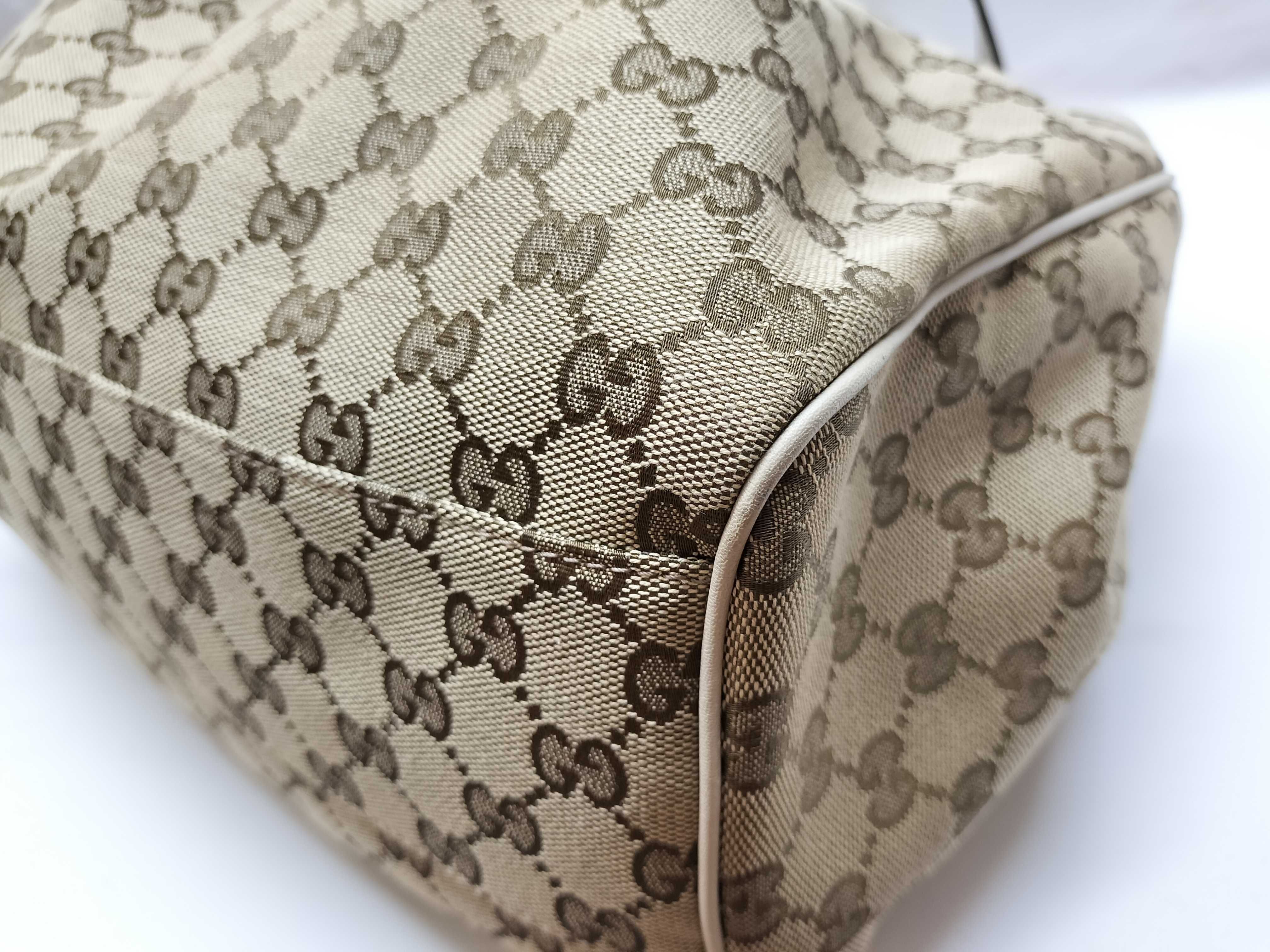 GG Canvas Shoulder Bag — view 5