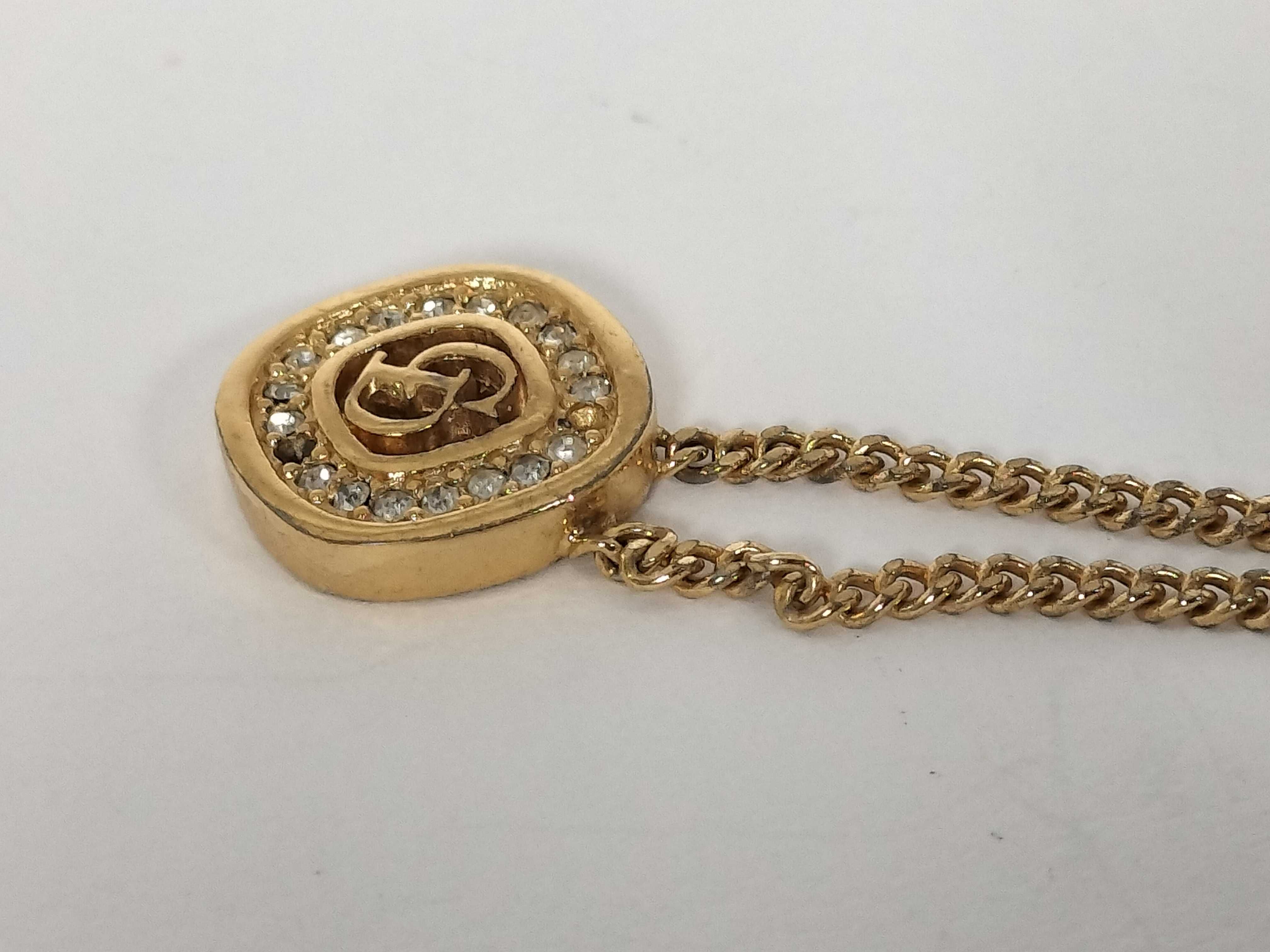 necklace — view 3