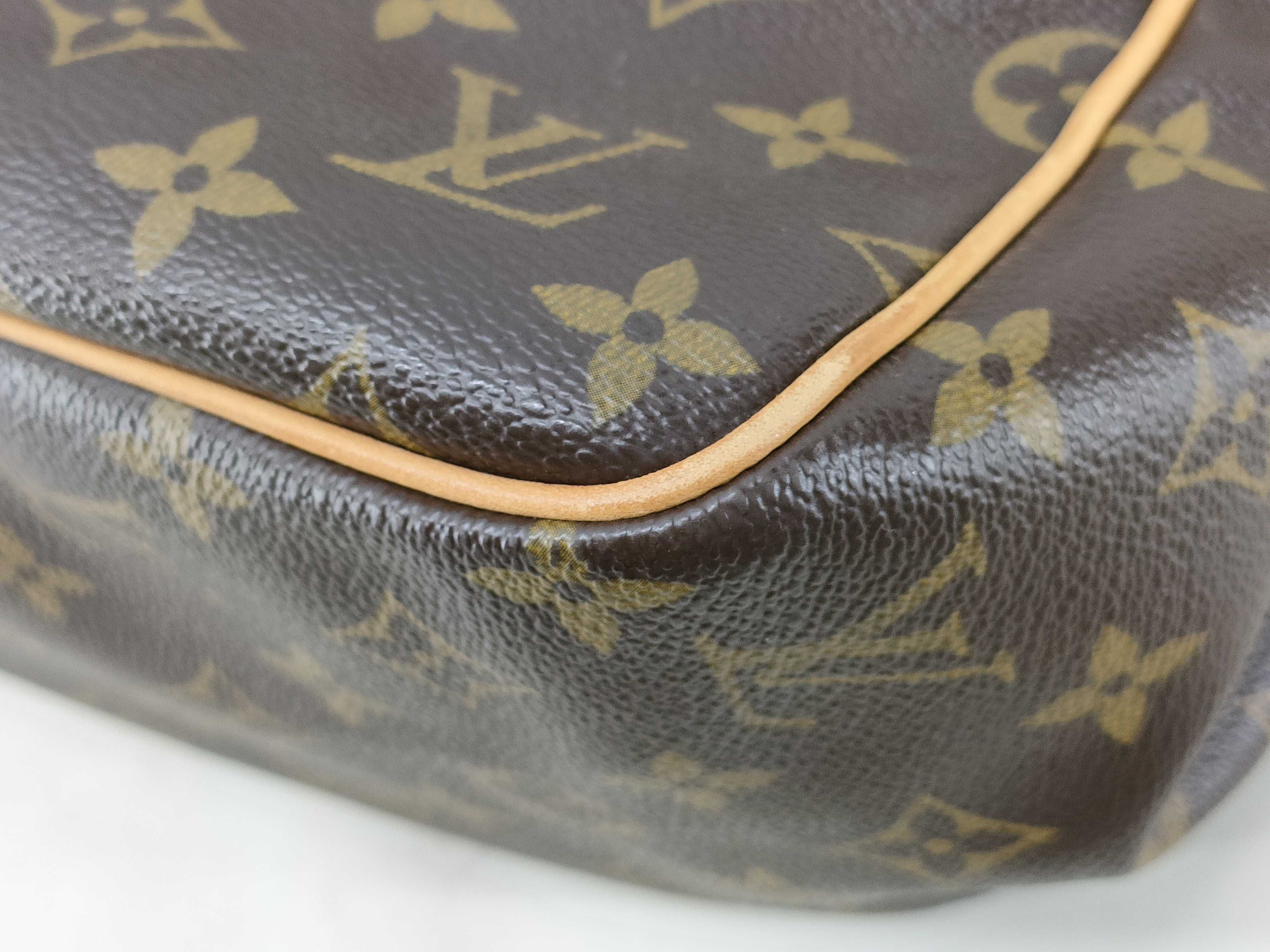 Monogram Batignolles Vertical M51153 Handbag — view 4
