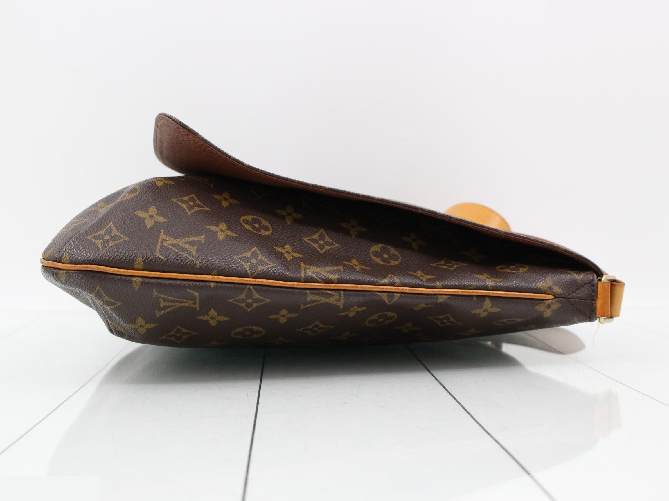 M52157 Musette — view 3