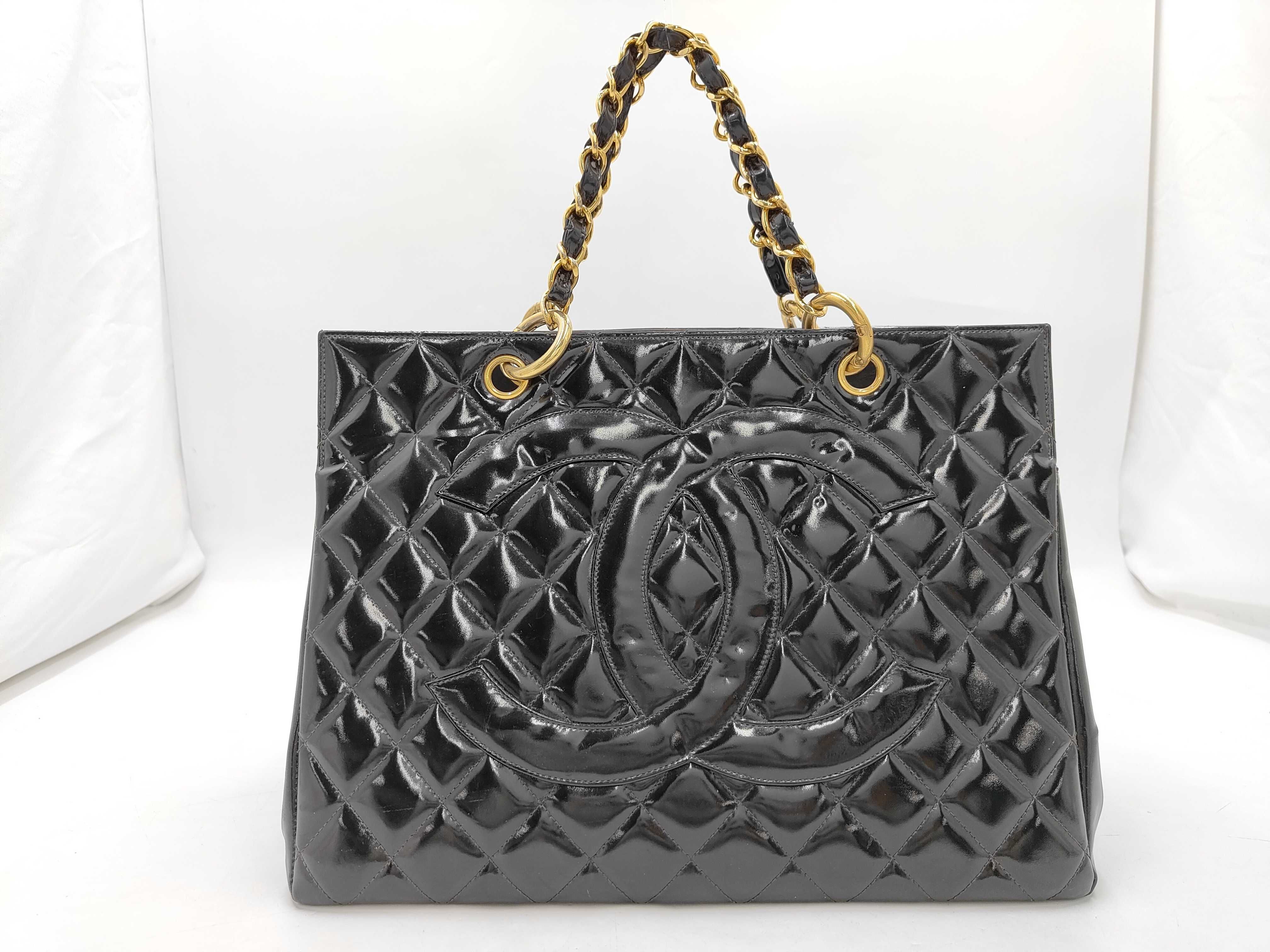 Matelassé Enamel Chain Tote Bag