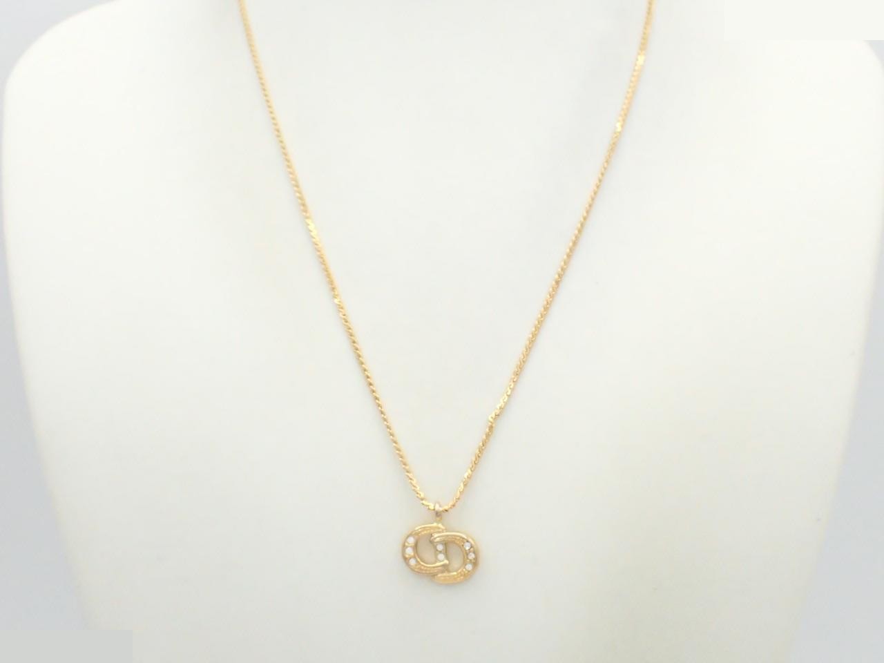 Other lines: Precious metals, necklaces, pendants — view 3