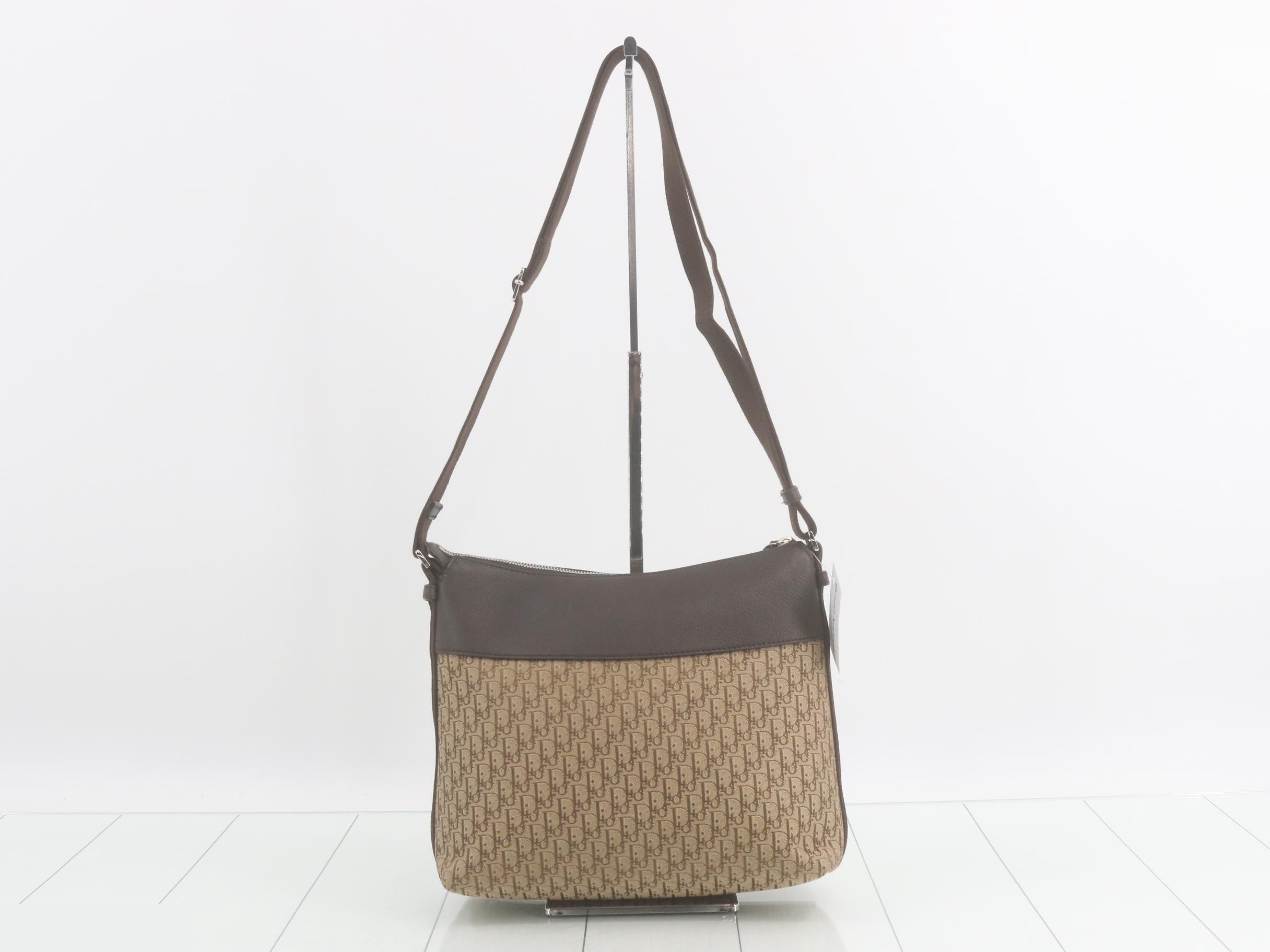 Trotter Street Chic Messenger Bag, Brown, 25 x 22 x 10 cm — view 2
