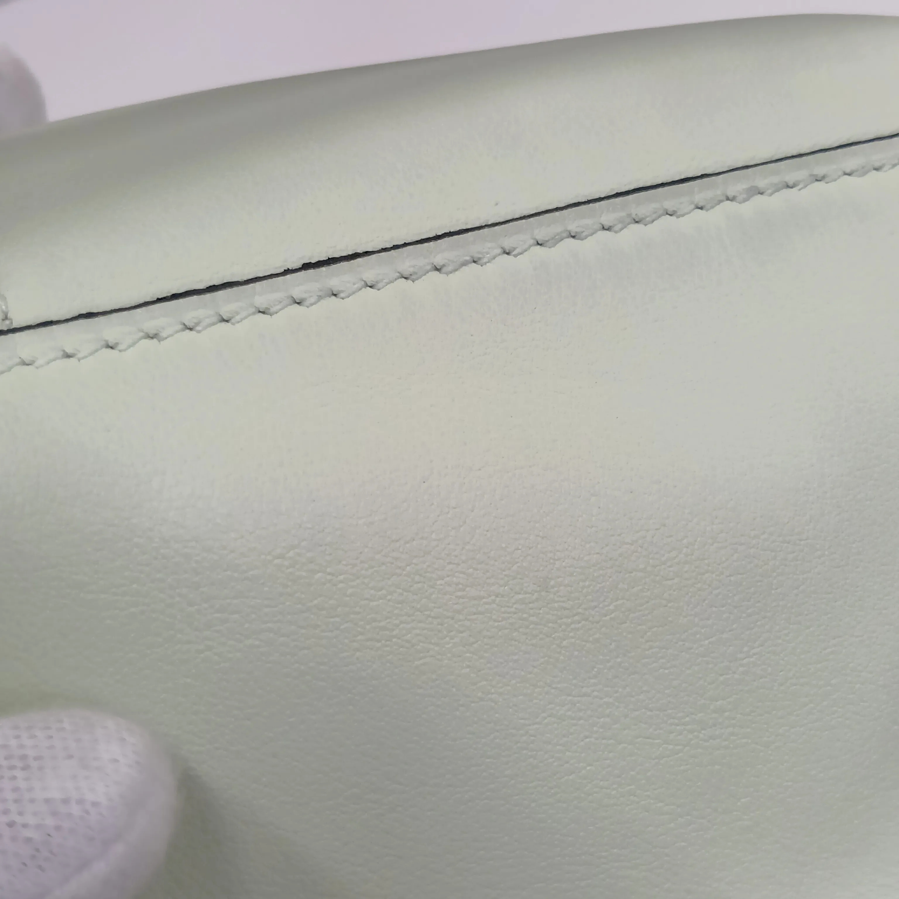 [Individually packaged] Hermes Lindy Mini 20, Veau Swift, Vert Fizz, Silver Hardware, B: 2023 — view 11