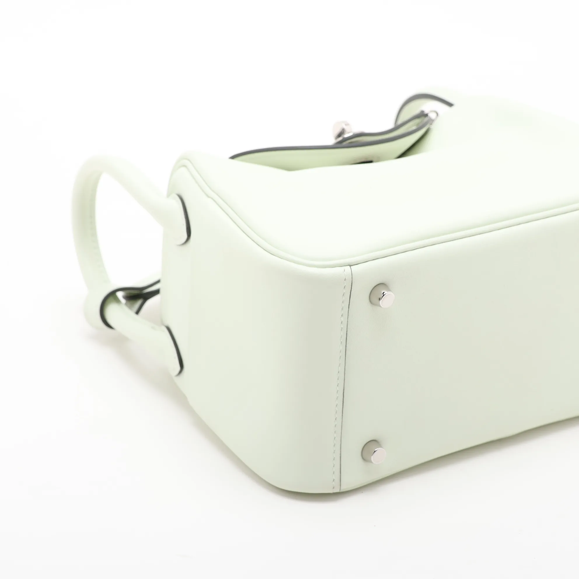 [Individually packaged] Hermes Lindy Mini 20, Veau Swift, Vert Fizz, Silver Hardware, B: 2023 — view 4