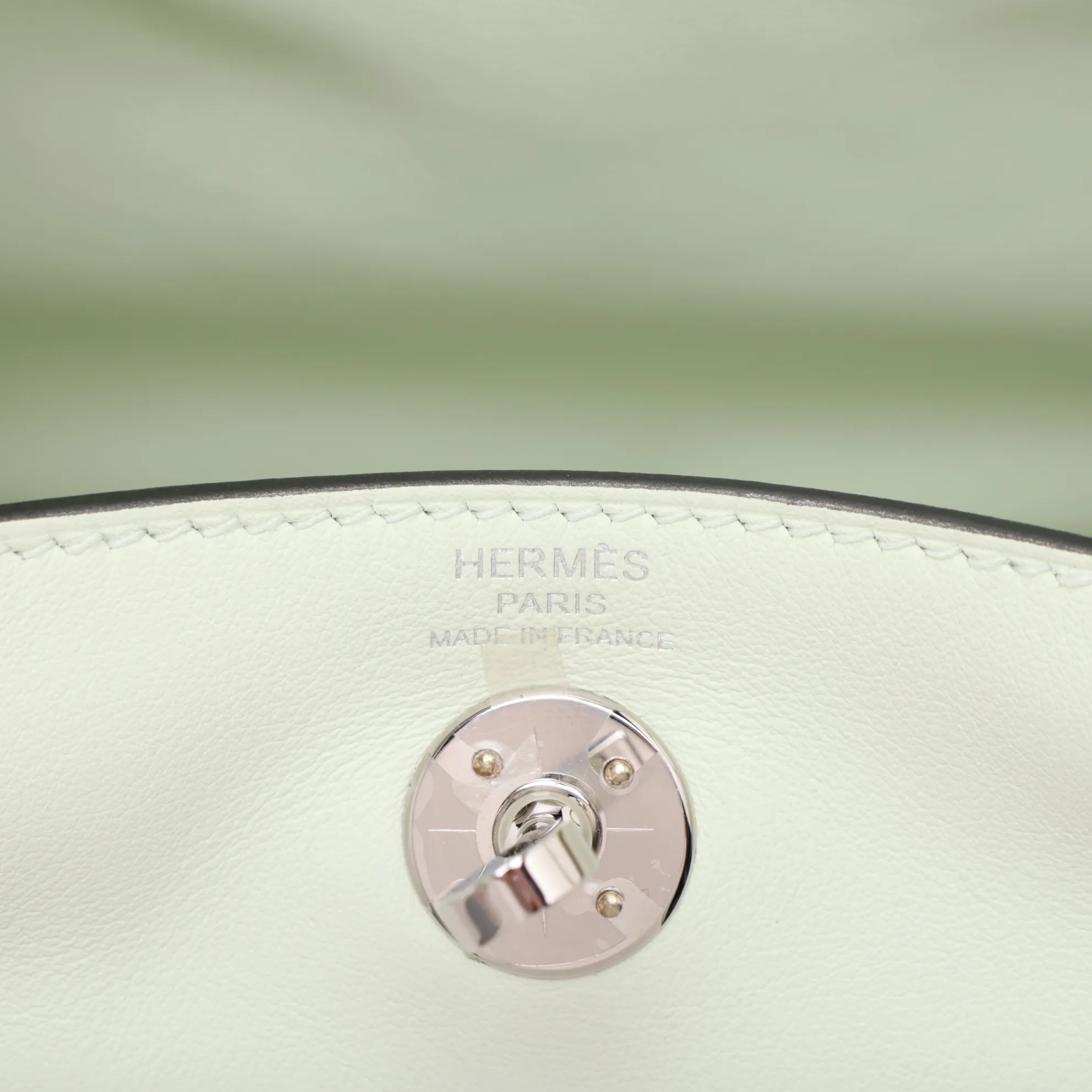 [Individually packaged] Hermes Lindy Mini 20, Veau Swift, Vert Fizz, Silver Hardware, B: 2023 — view 7