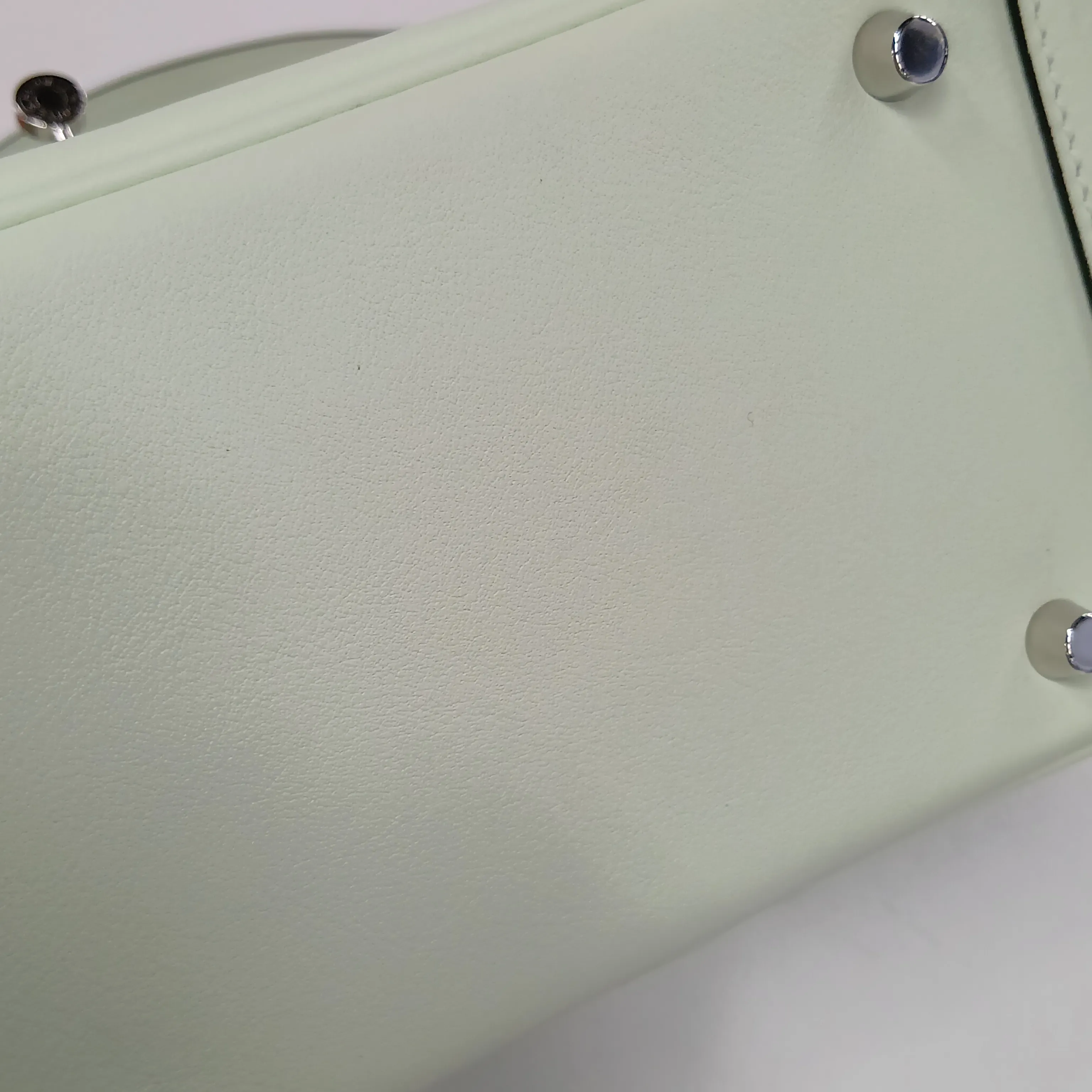 [Individually packaged] Hermes Lindy Mini 20, Veau Swift, Vert Fizz, Silver Hardware, B: 2023 — view 10