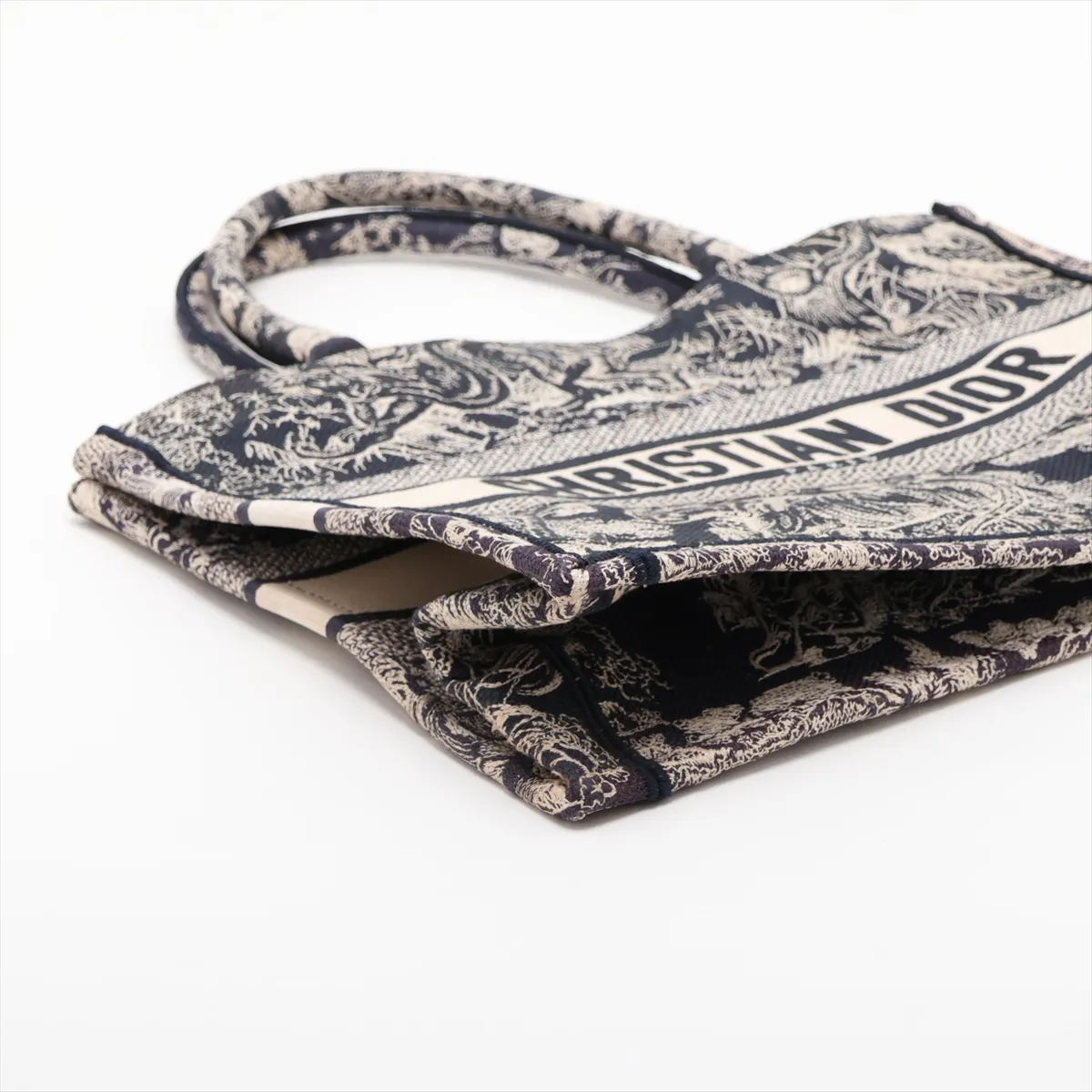 Toile de Jouy Embroidery Book Tote Medium Canvas Tote Bag Navy x Beige — view 4