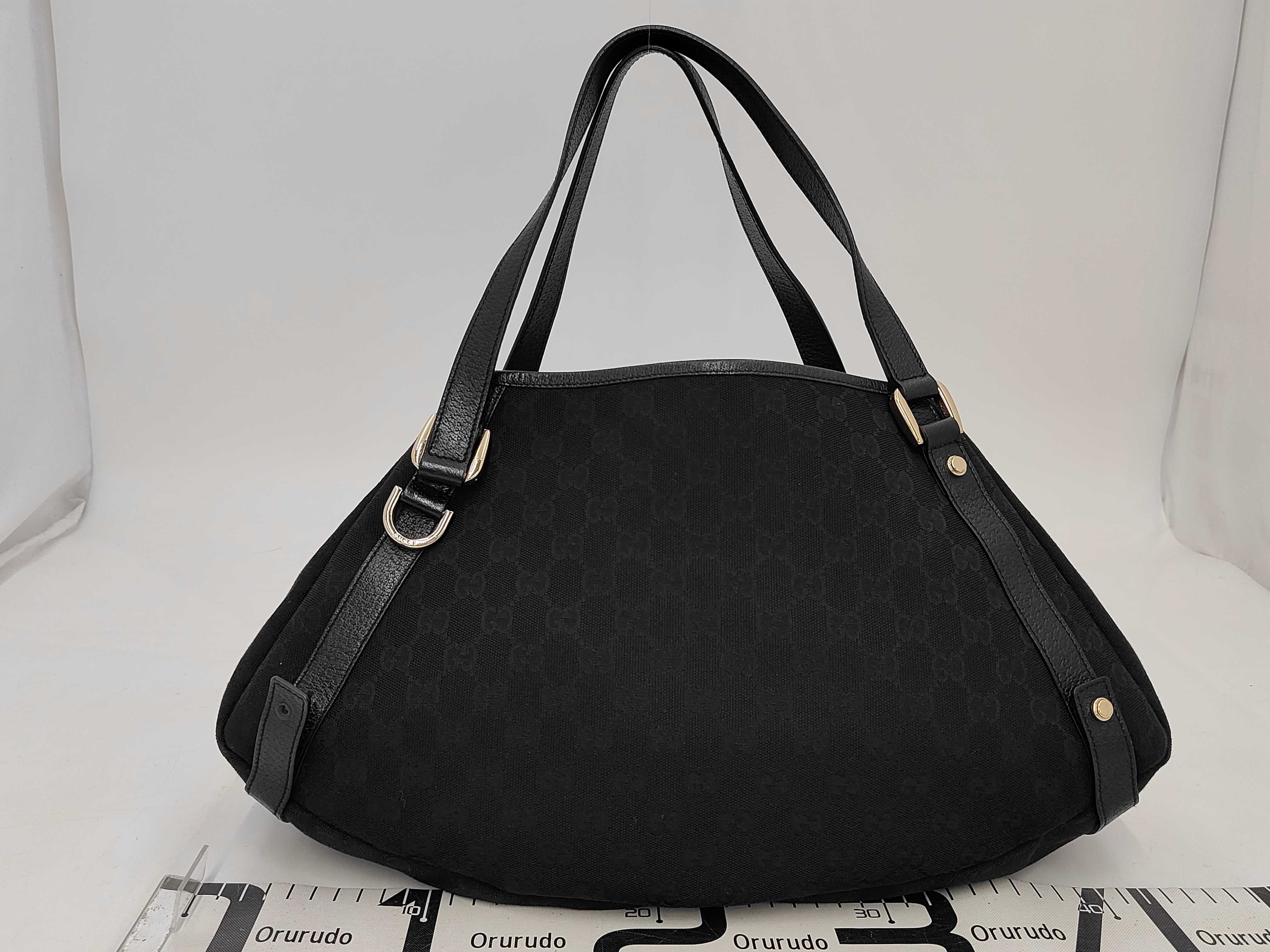 GG Canvas Shoulder Bag 130736 — view 2