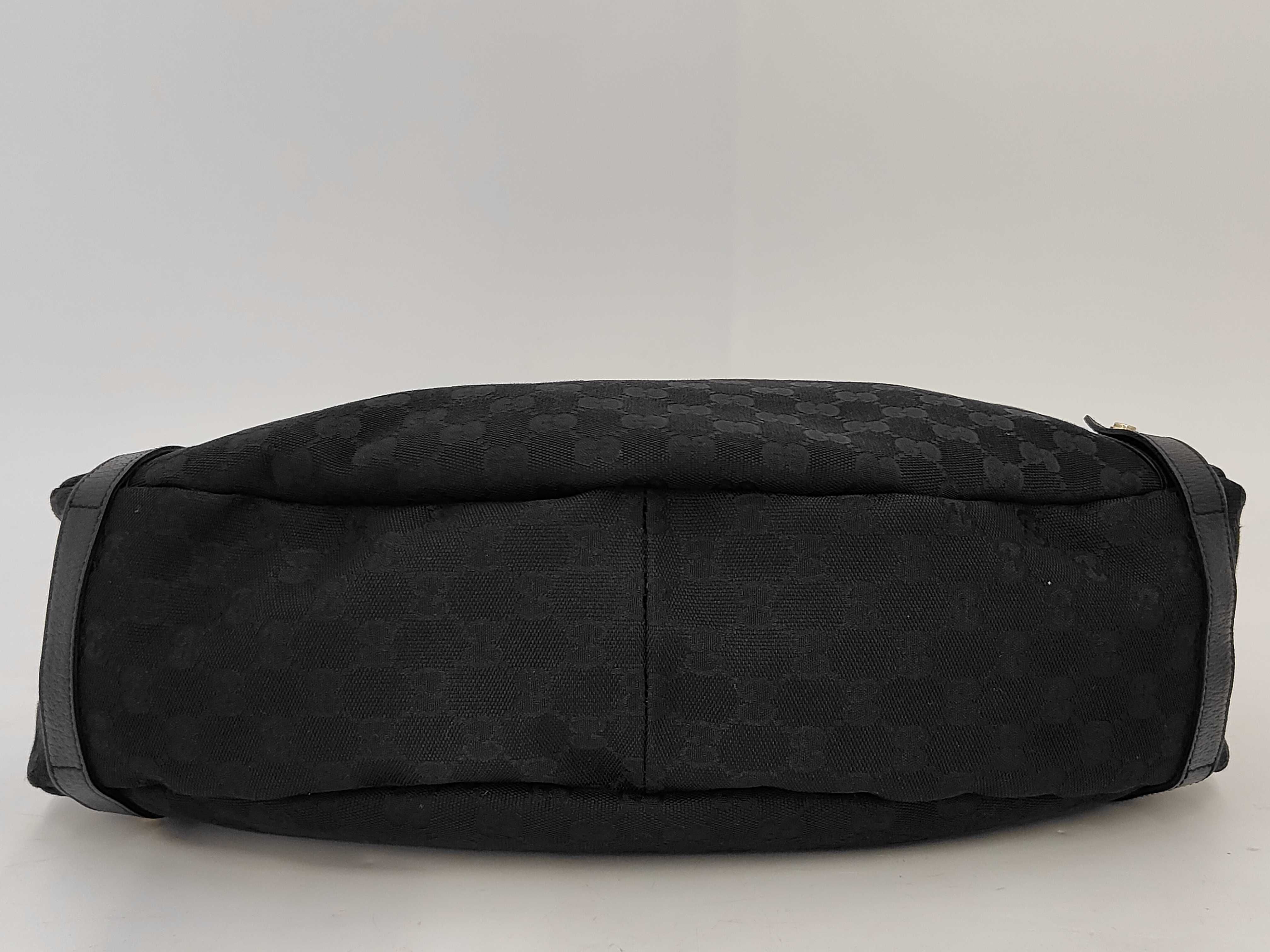 GG Canvas Shoulder Bag 130736 — view 4