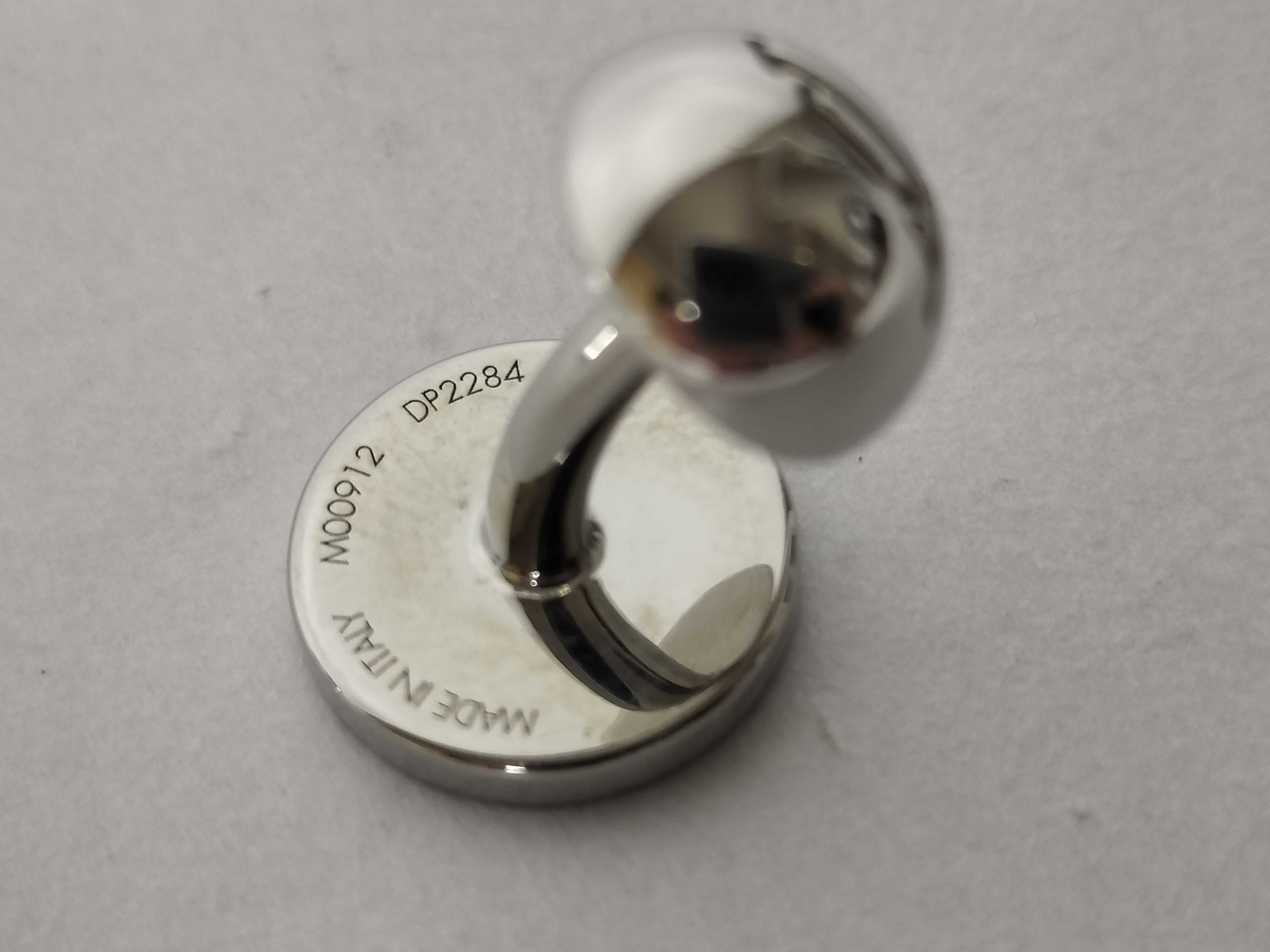 LV Award / M00912 / DP2284 Tie Clip & Cufflinks — view 4