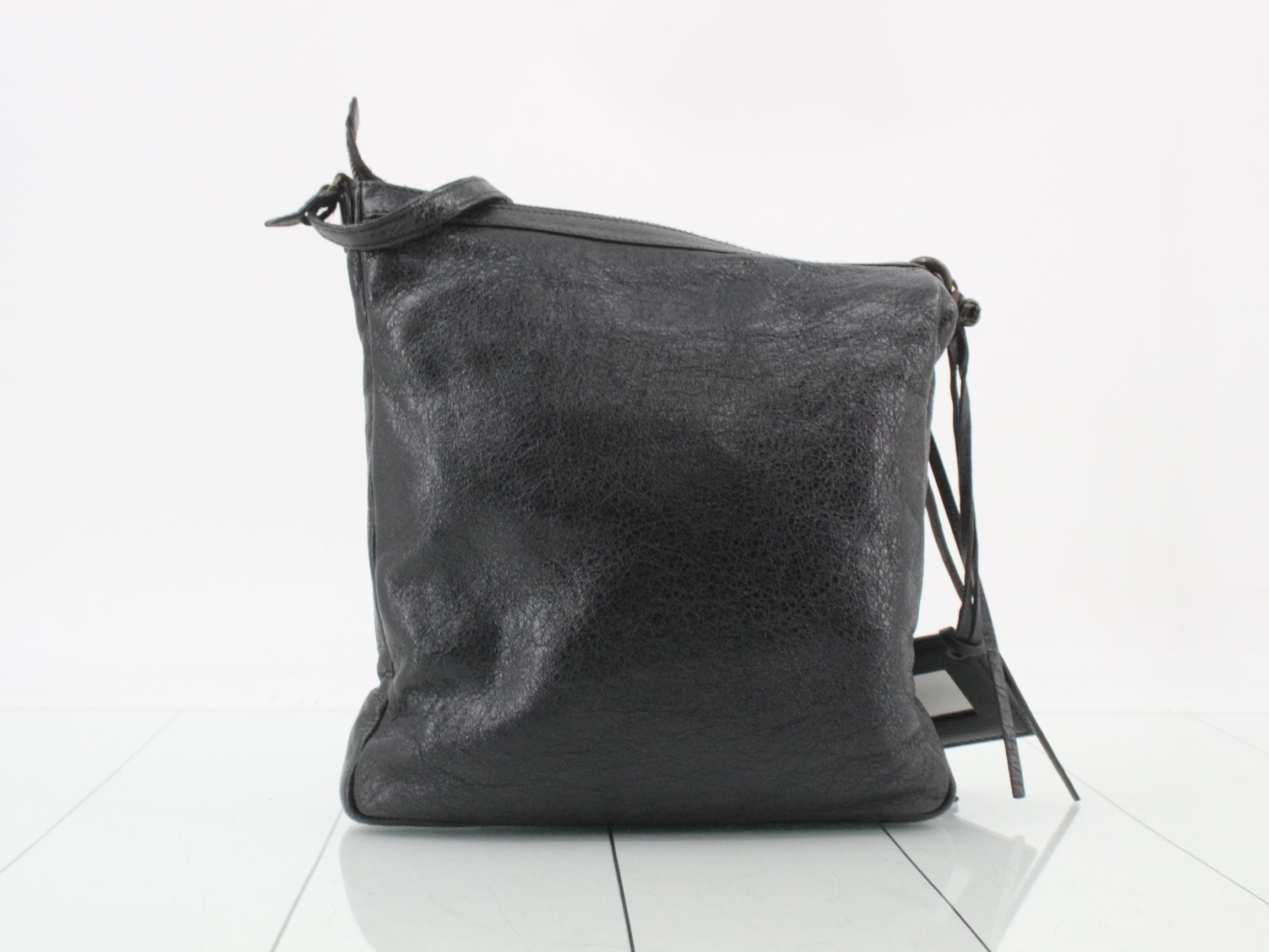 Shoulder bag with mirror — view 2