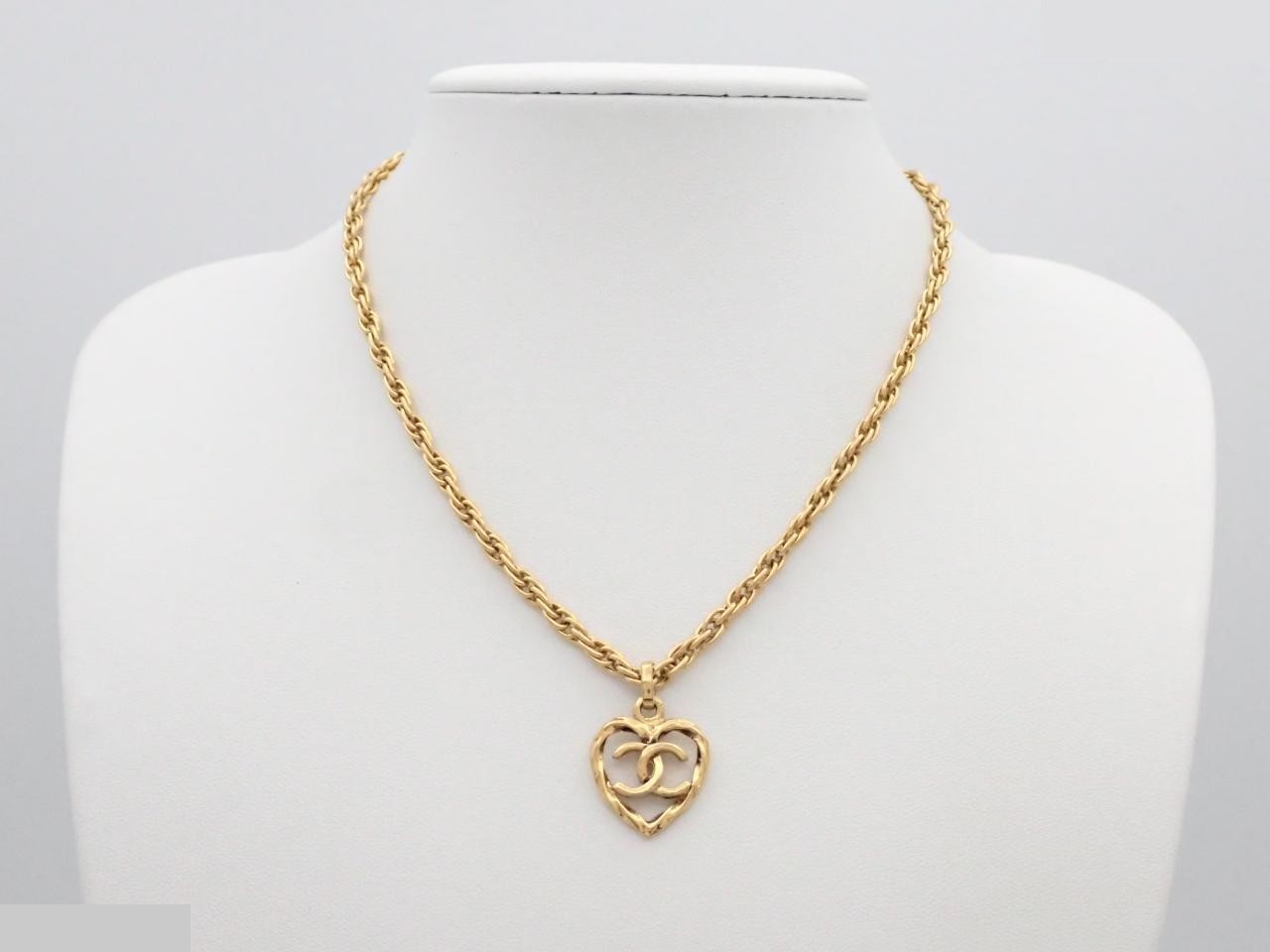 Coco Mark Heart Gold Necklace with Box and Chain (approx. 40cm) — view 3