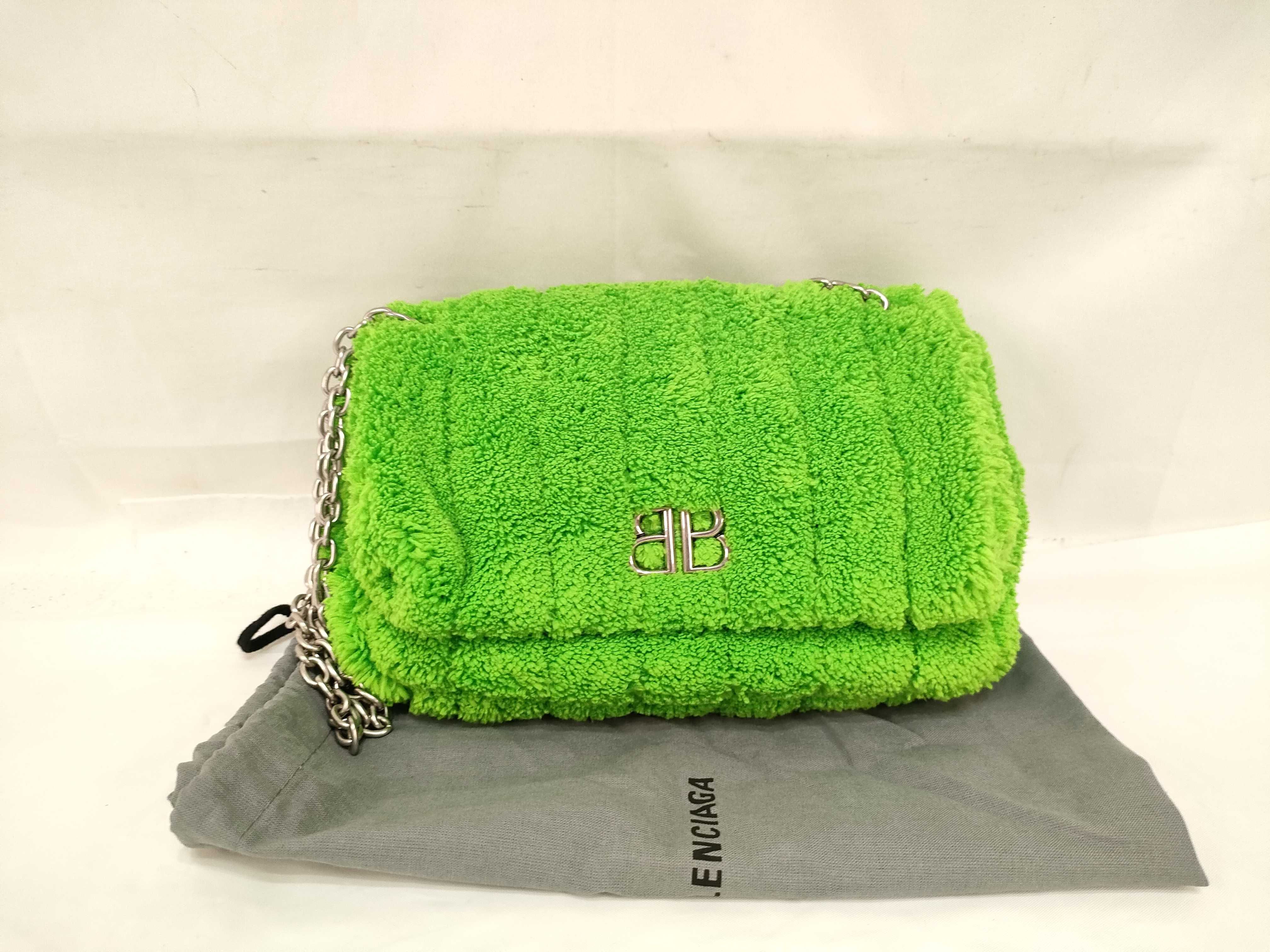 Monaco Pile Chain Shoulder Bag Green 781672 Shoulder Bag