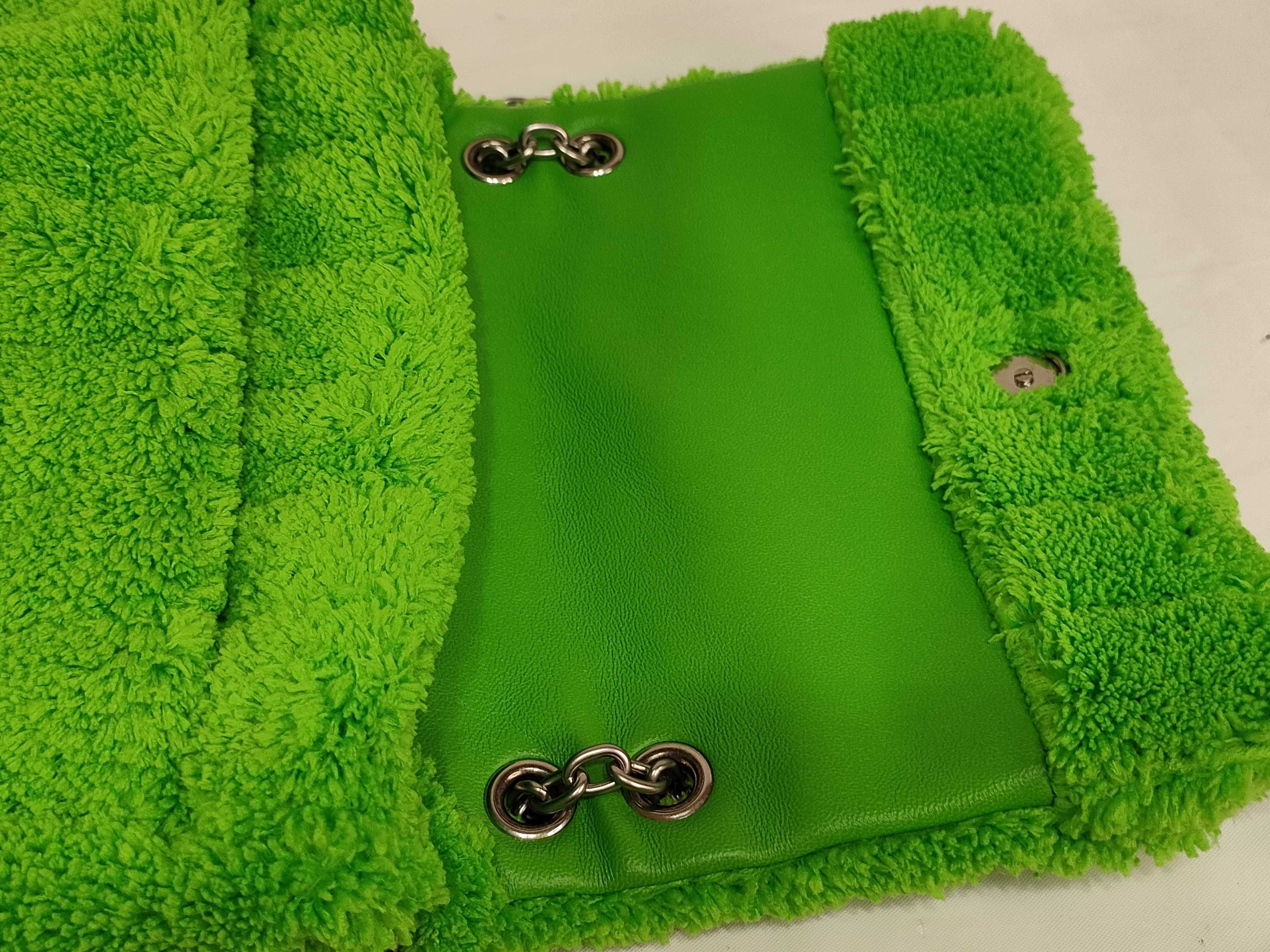 Monaco Pile Chain Shoulder Bag Green 781672 Shoulder Bag — view 9
