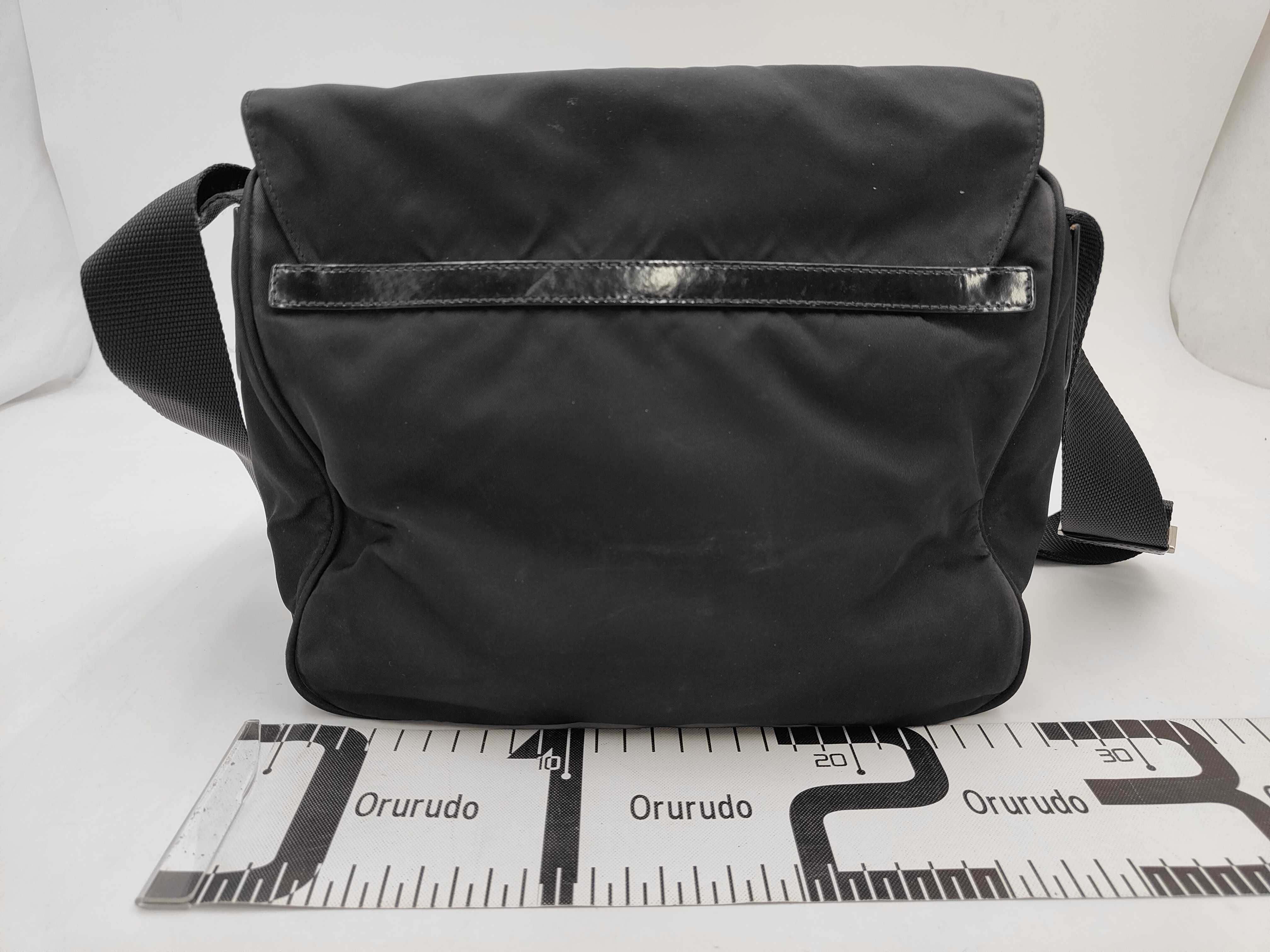 Nylon Messenger Bag with Rust-Stained Inner Zipper Shoulder Bag — view 2