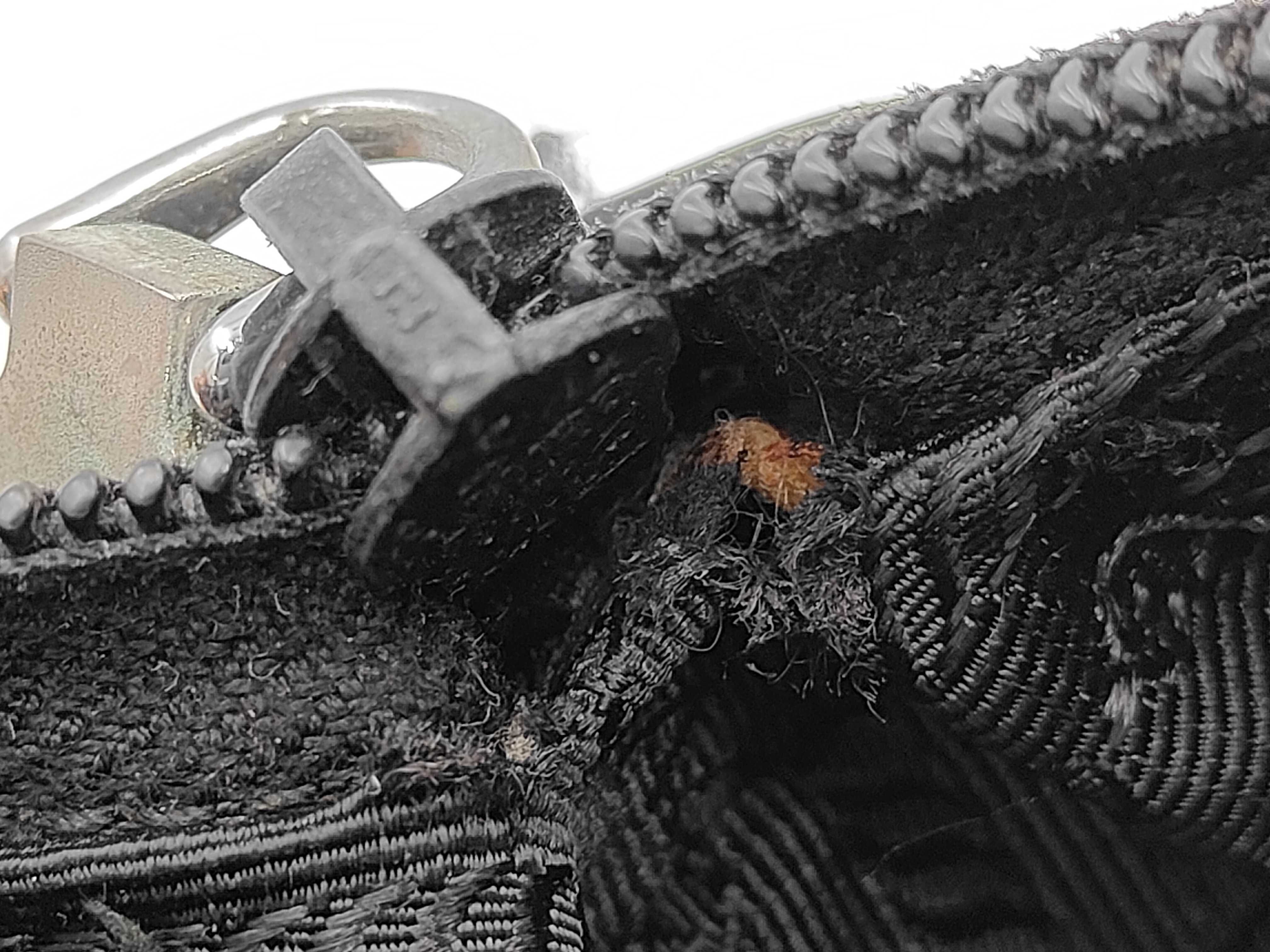 Nylon Messenger Bag with Rust-Stained Inner Zipper Shoulder Bag — view 13